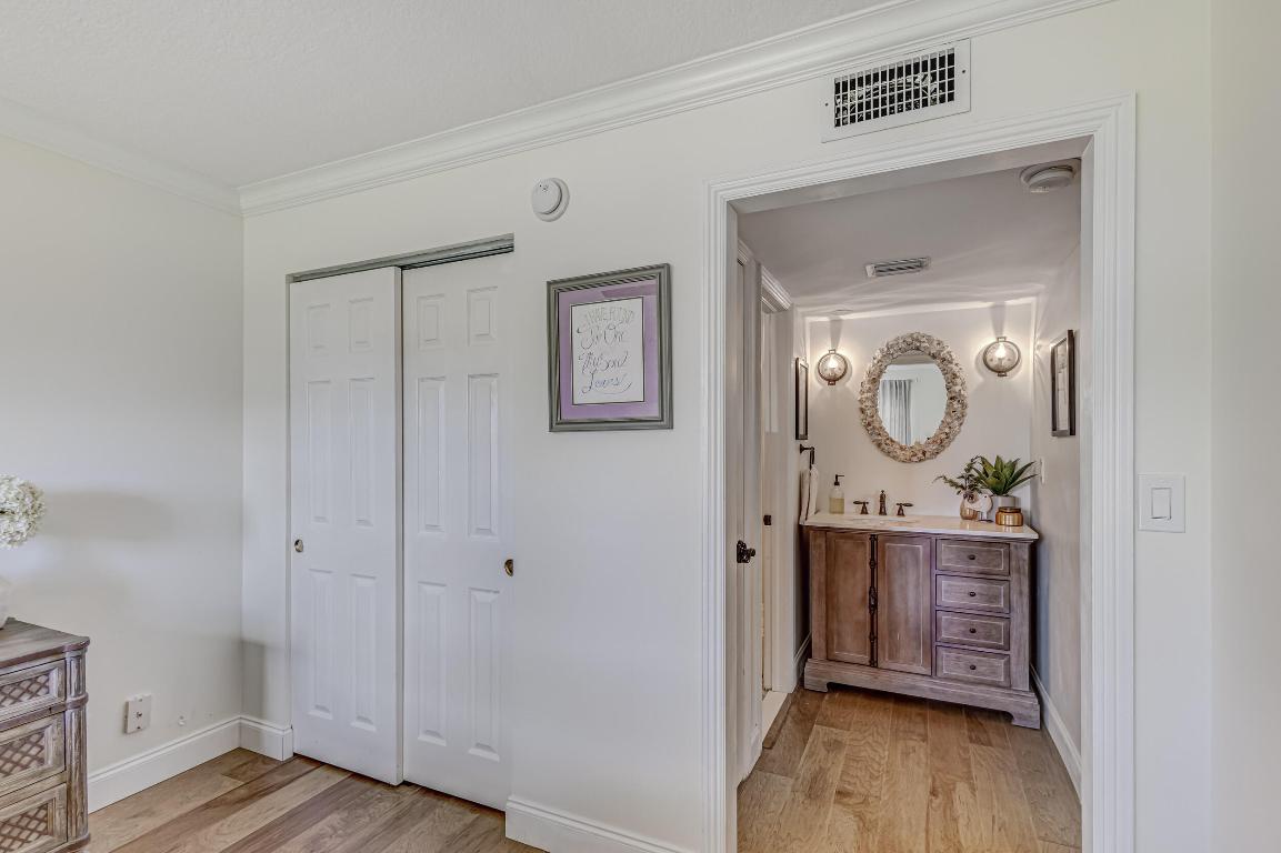 TAMBERLANE 5 CONDO - Residential