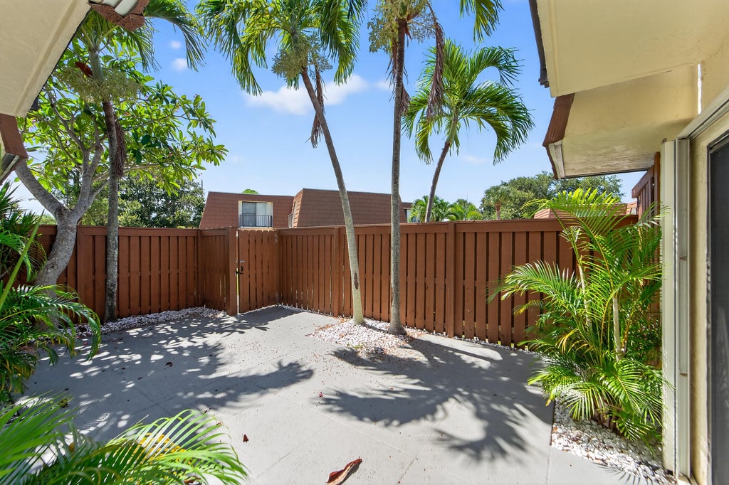 Photo of 3900 SE COUNTY LINE Road #27D, Tequesta, FL 33469 (MLS # B26076290)