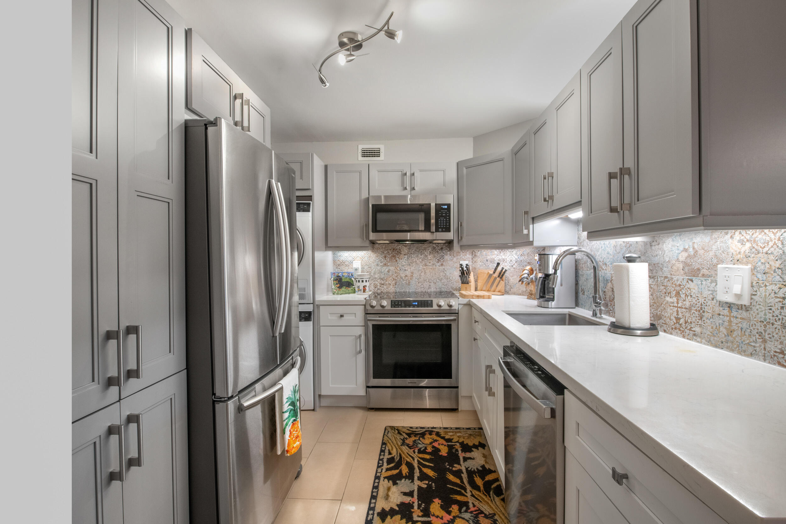 MANOR GROVE VILLAGE TWO CONDO - Residential