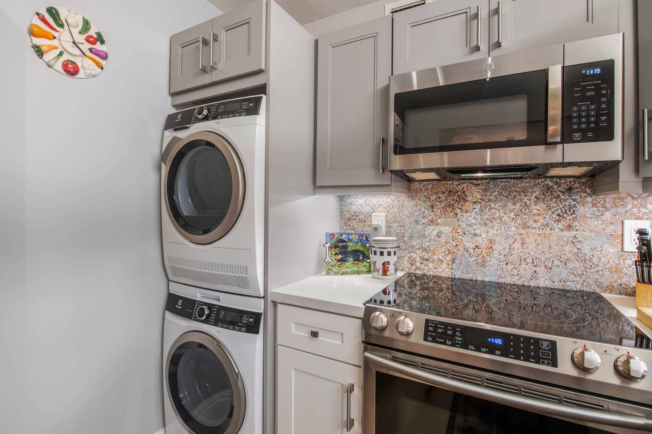 MANOR GROVE VILLAGE TWO CONDO - Residential