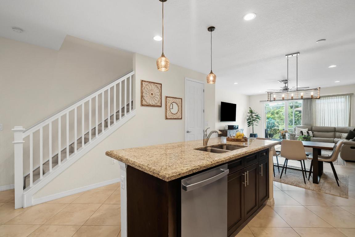 RIVER GLEN - Residential