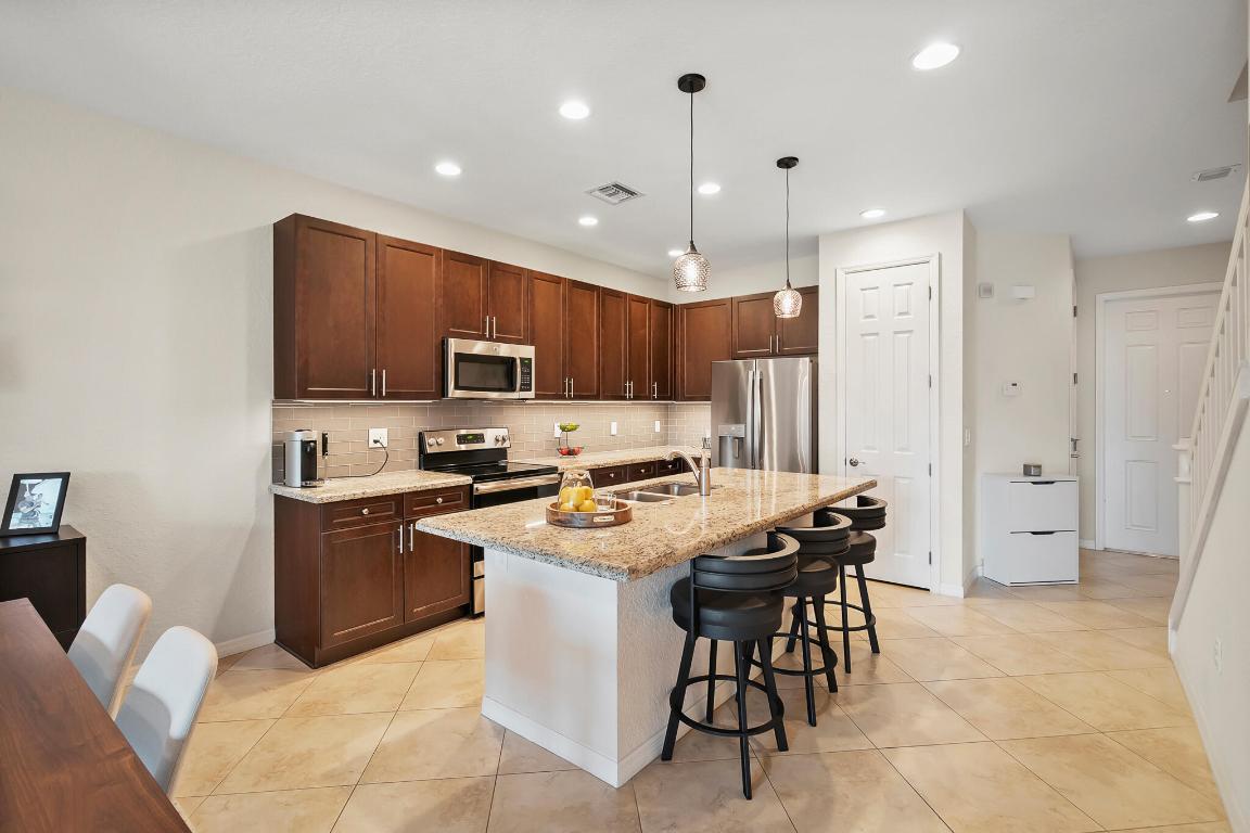 RIVER GLEN - Residential