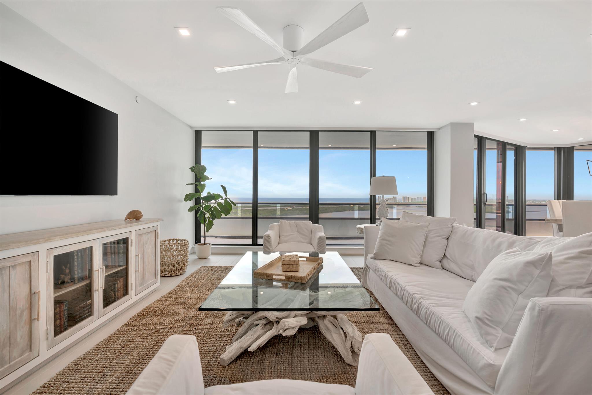 100 Lakeshore Drive 2153, North Palm Beach, FL, 33408/$2,399,000 2 100 Lakeshore Drive 2153