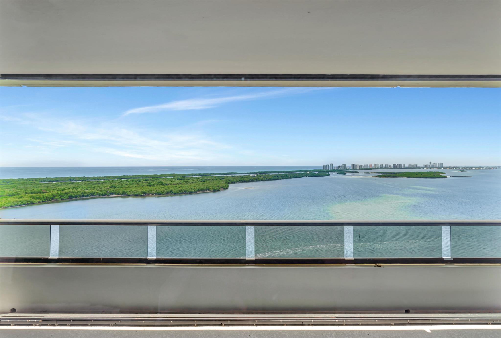 100 Lakeshore Drive 2153, North Palm Beach, FL, 33408/$2,399,000 4 100 Lakeshore Drive 2153