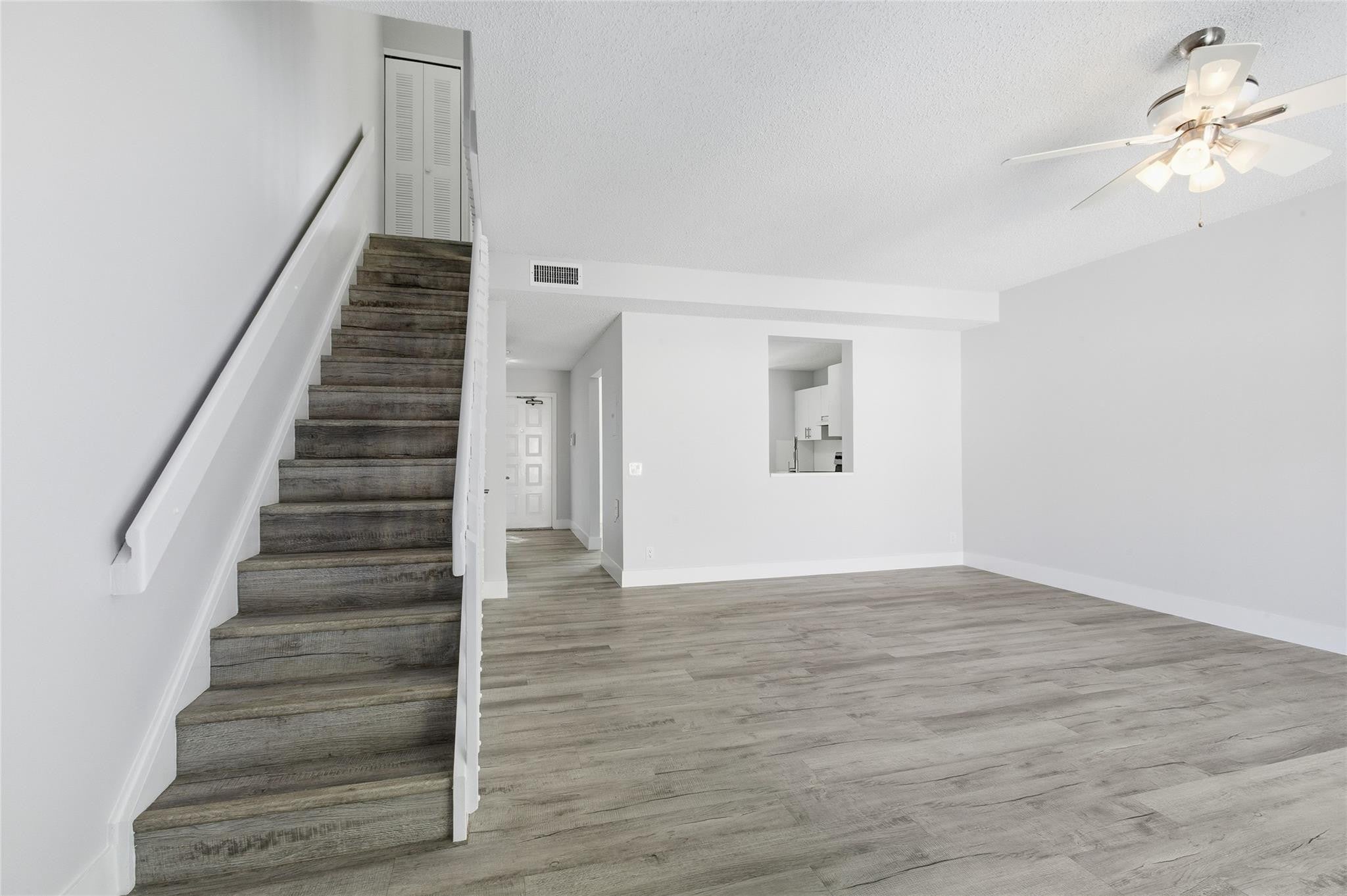 2381 NE 14th Street Causeway 206