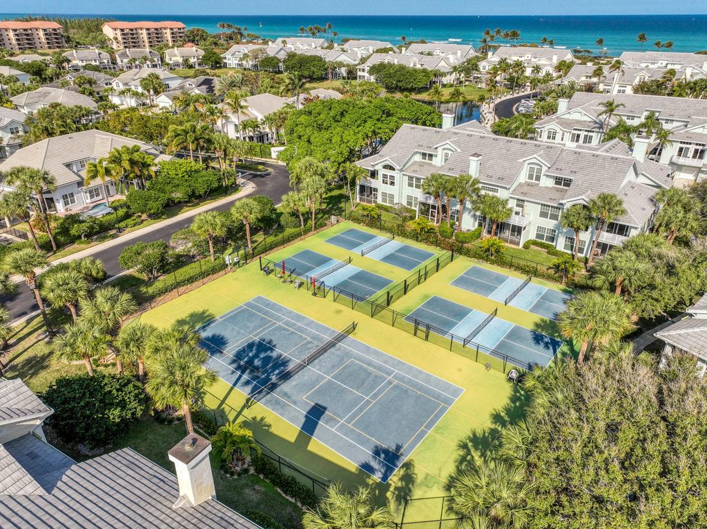 Photo of 3004 Mainsail Circle, Jupiter, FL 33477 (MLS # B26019327)