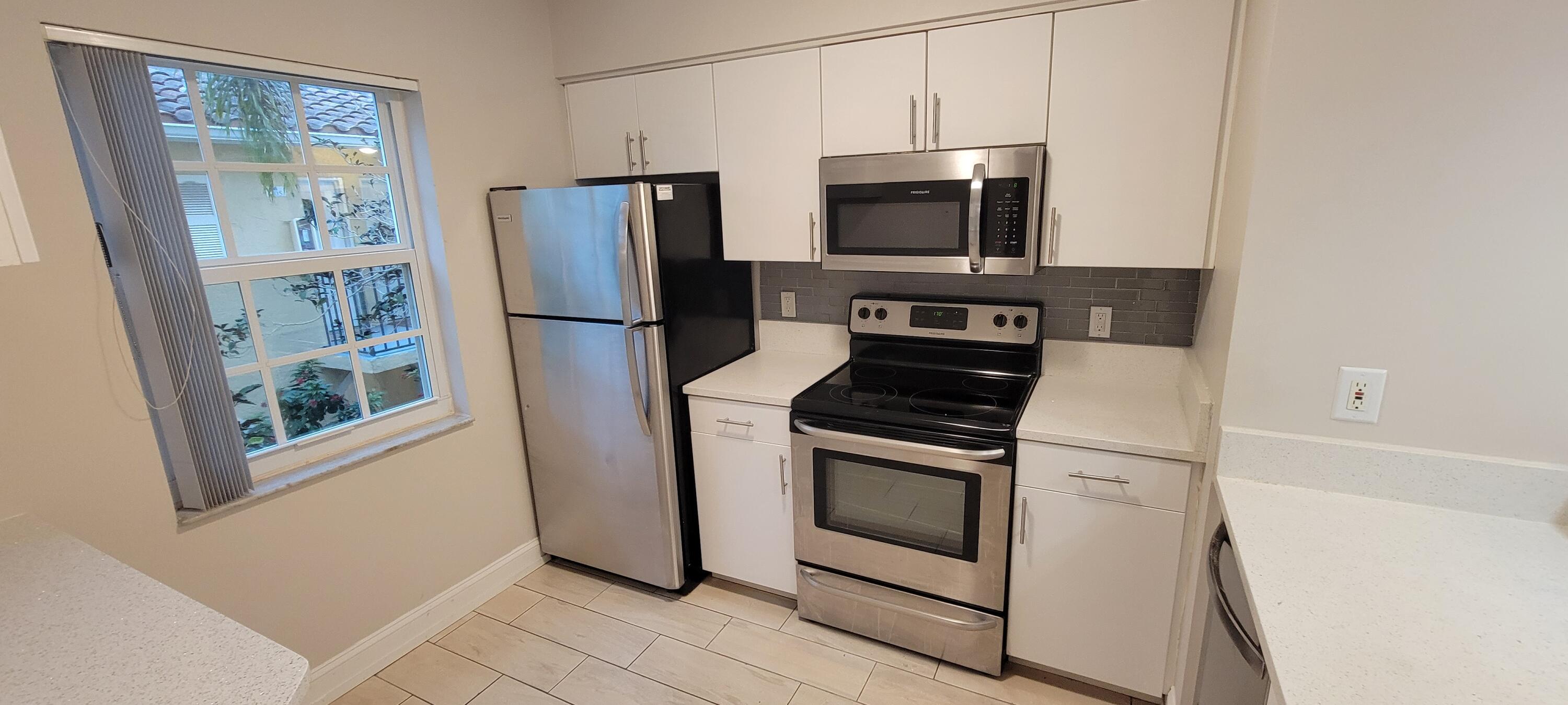 1125 Lake Shore Drive 202