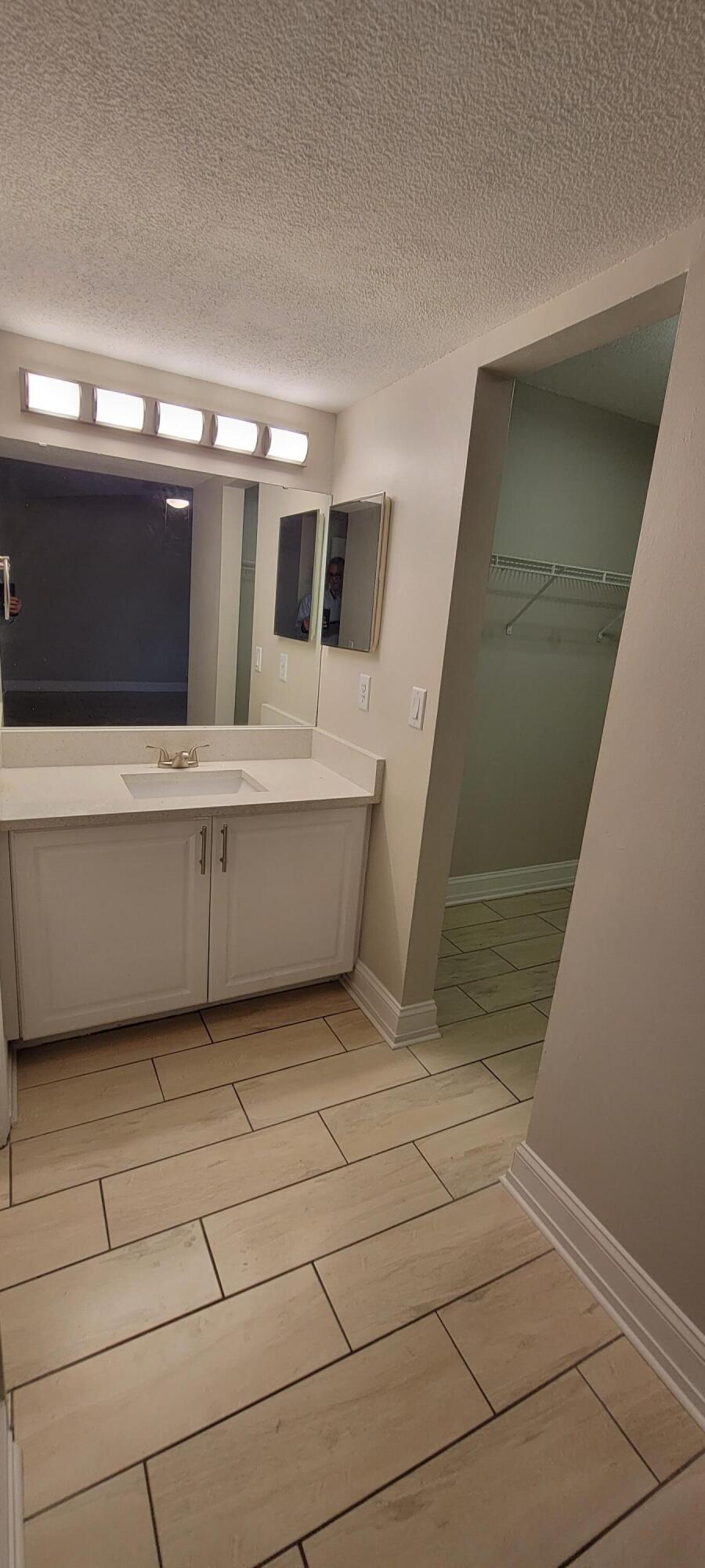 BAY REACH CONDO - Residential