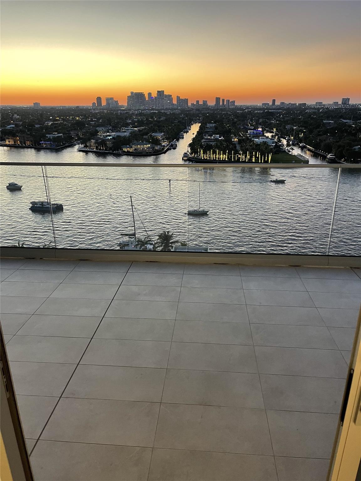 SELENE - Residential Lease