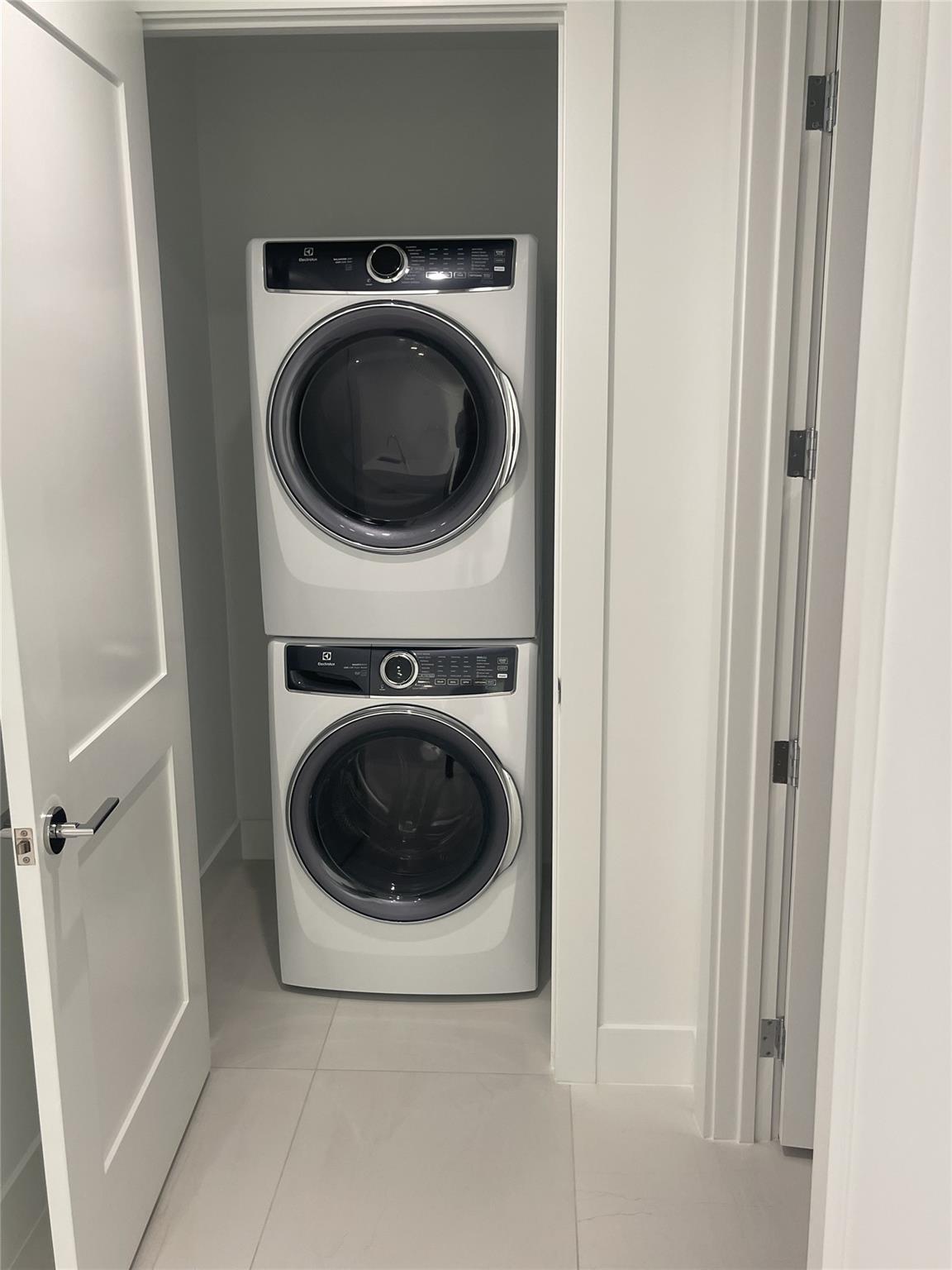 SELENE - Residential Lease