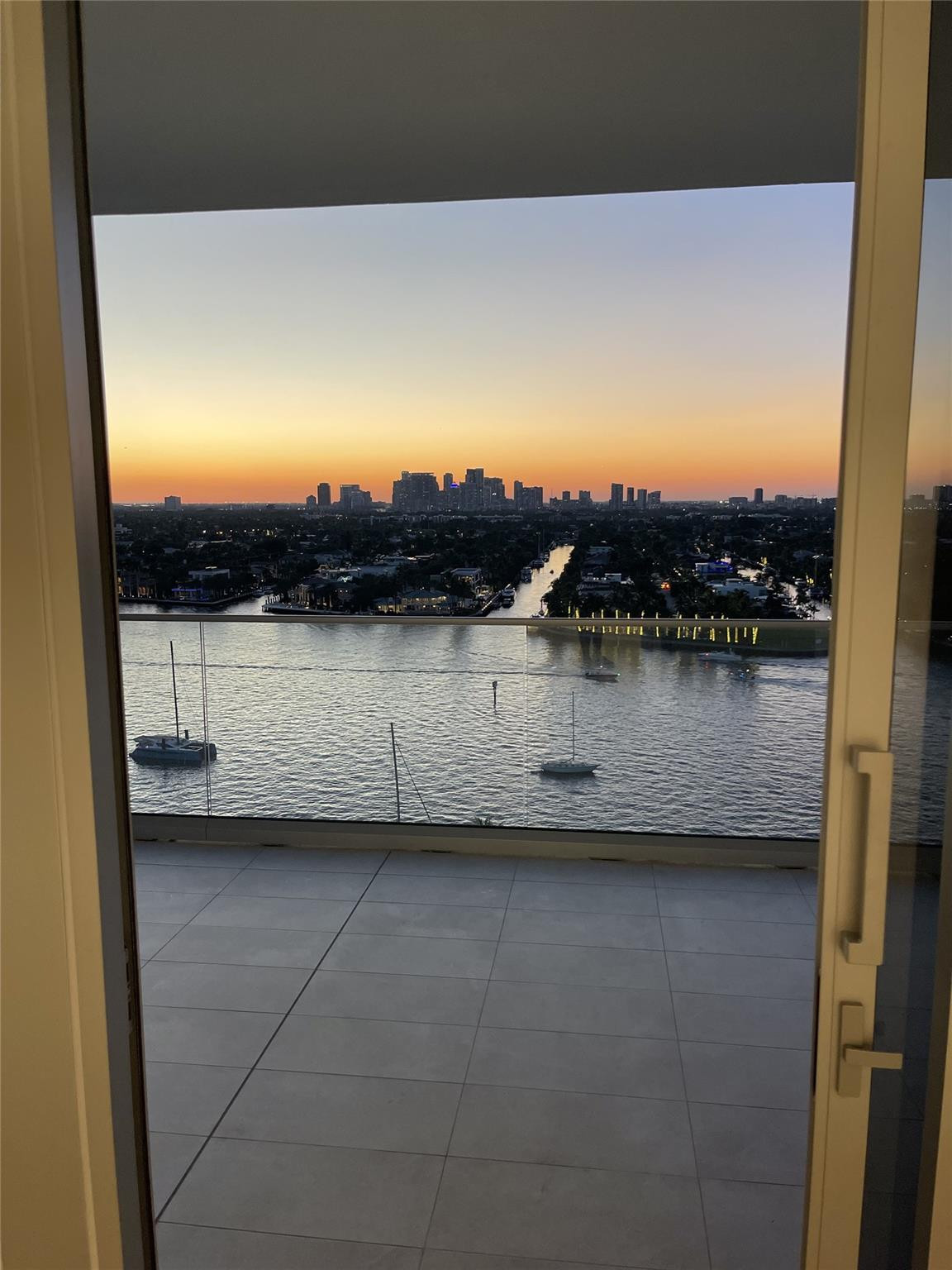 SELENE - Residential Lease