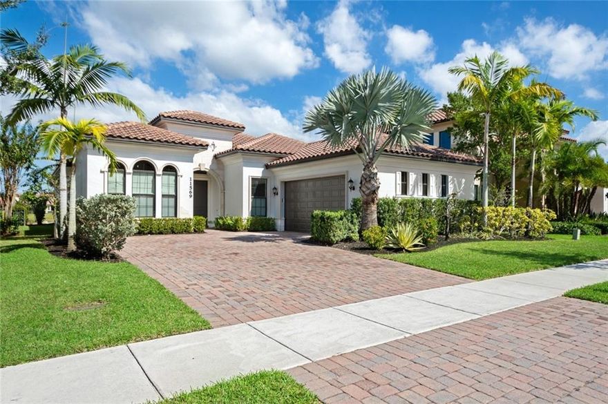 CONTEPORARY 4 BED 3 FULL BATH SIDE LOAD GARAGE &OVERSIZED DRIVEWAY ON LAKE FRONT LOT. NEW WHITE PAINT ON THE EXTERIOR, NEW GRAY PAINT ON THE INTERIOR, CONTEMPORARY TILE FLOORS IN ALL LIVING AREAS, NEW GRAY FLOORS IN ALL THE BEDROOMS. GOURMET CHEFS' KITCHEN FEATURING NATURAL GAS SERVICE AND A GOURMET GAS COOK TOP, UPGRADED DOUBLE OVENS IN STAINLESS STEEL, UPGRADED FRENCH DOOR REFRIGERATOR, CALIFORNIA OVERSIZED KITCHEN ISLAND WITH SEATING FOR 5, UPGRADED 42" WOOD KITCHEN CABINETS IN DRIFTWOOD GRAY. MASTER BEDROOM SUITE WITH BAY WINDOW SITTING ROOM & 2 WALK IN CLOSETES, MASTER BATHROOM SUITE WITH SEPERATE SOAKING TUB &OVERSIZED WALK IN SHOWER, FRAMELESS SHOWER ENCLOSURE. OVERSIZED COVERED PATIO WITH NATURAL GAS, WATER & ELECTRIC CONNECTION STUBS FOR SUMMER KITCHEN & LONG VIEW OF PRIVATE LAKE.