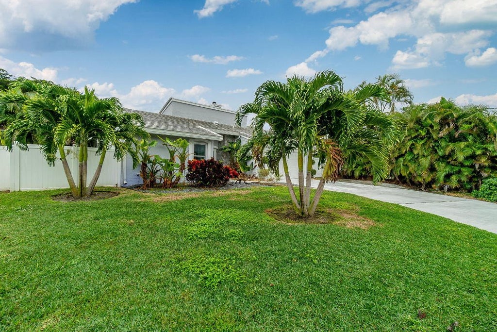 Photo of 6910 NW 2nd Terrace, Boca Raton, FL 33487 (MLS # R10954698)