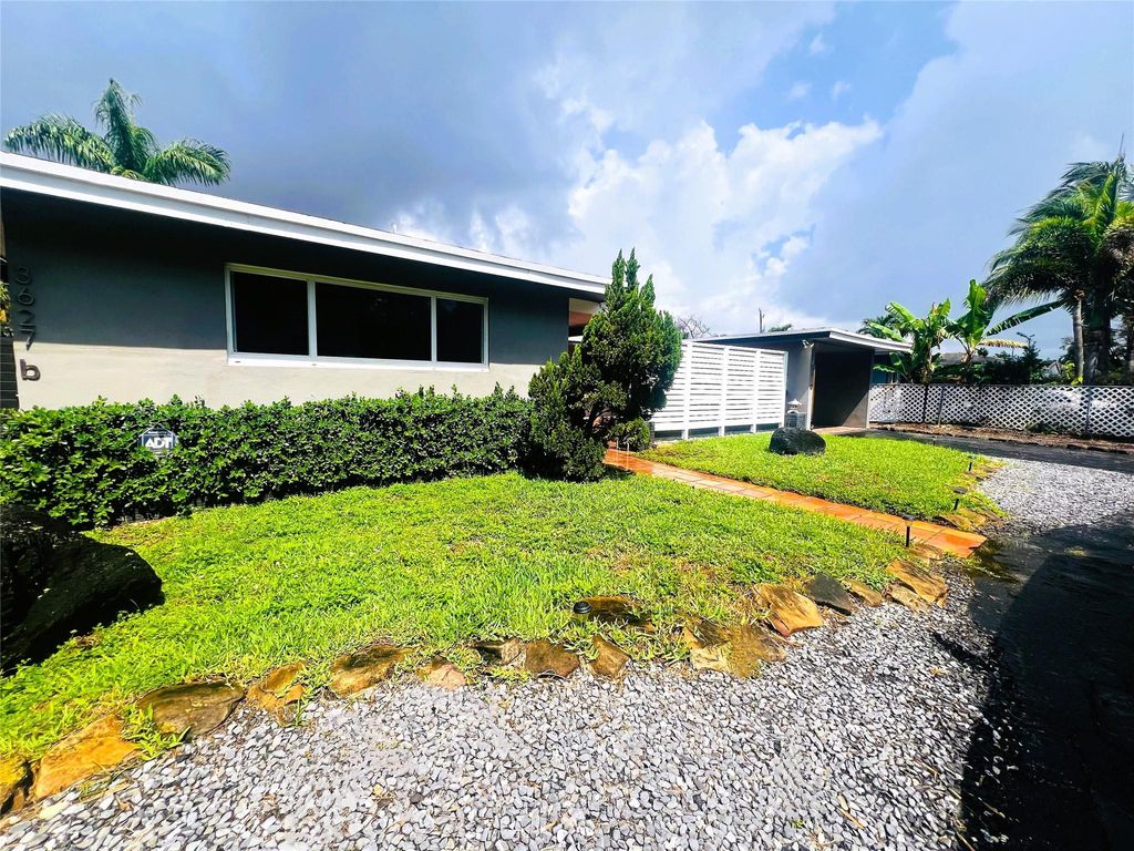 Photo of 3627 NE 20th Avenue #A, Oakland Park, FL 33308 (MLS # F10501013)