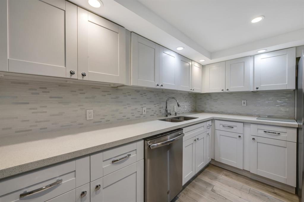 BOCA PINAR CONDO - Residential