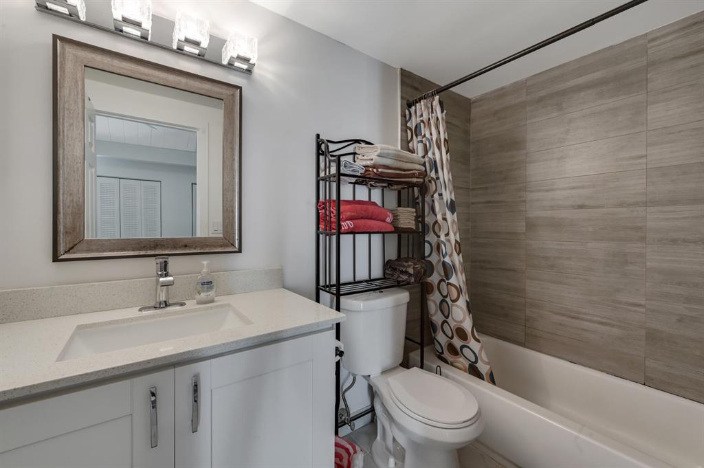 BOCA PINAR CONDO - Residential