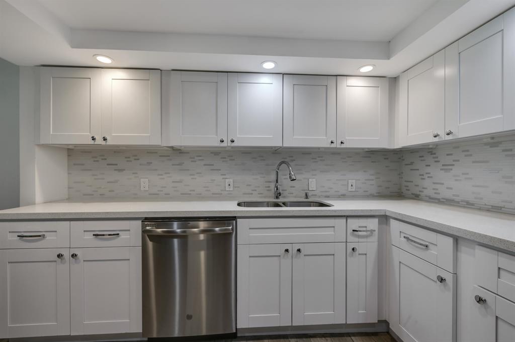 BOCA PINAR CONDO - Residential