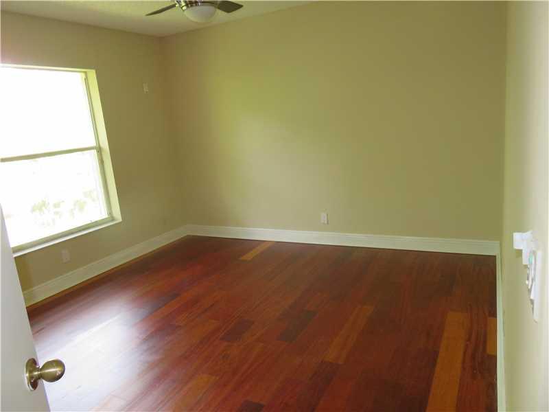 FAIRWAYS AT EAGLE TRACE - Residential