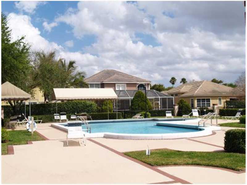 FAIRWAYS AT EAGLE TRACE - Residential