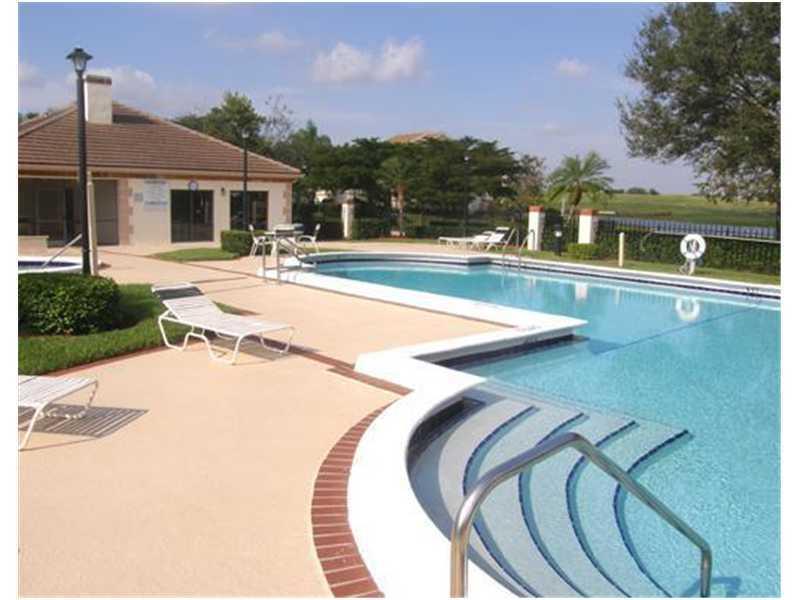 FAIRWAYS AT EAGLE TRACE - Residential