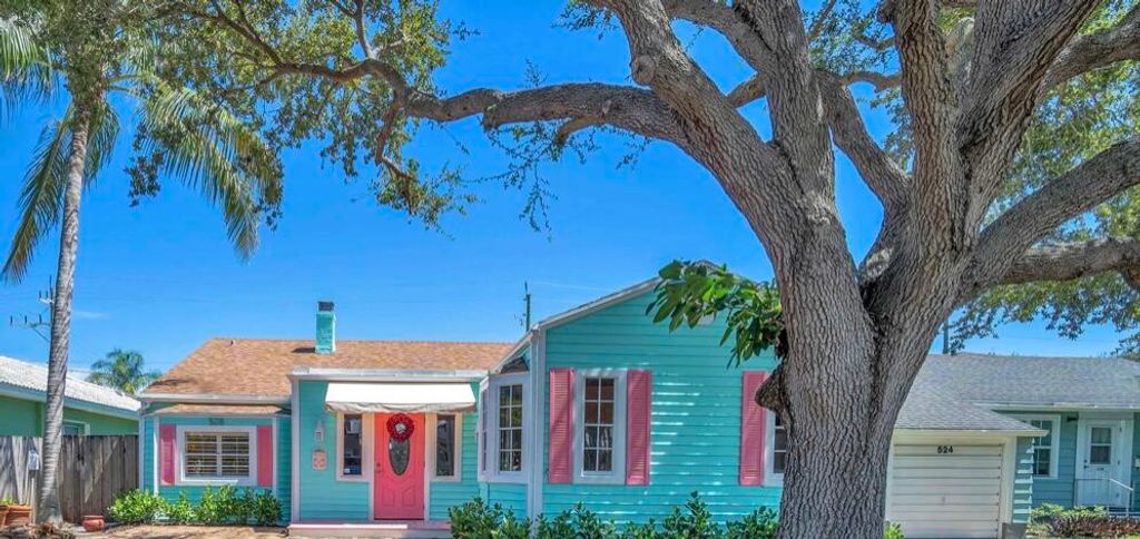 Photo of 528 N Palmway, Lake Worth Beach, FL 33460 (MLS # R11157761)