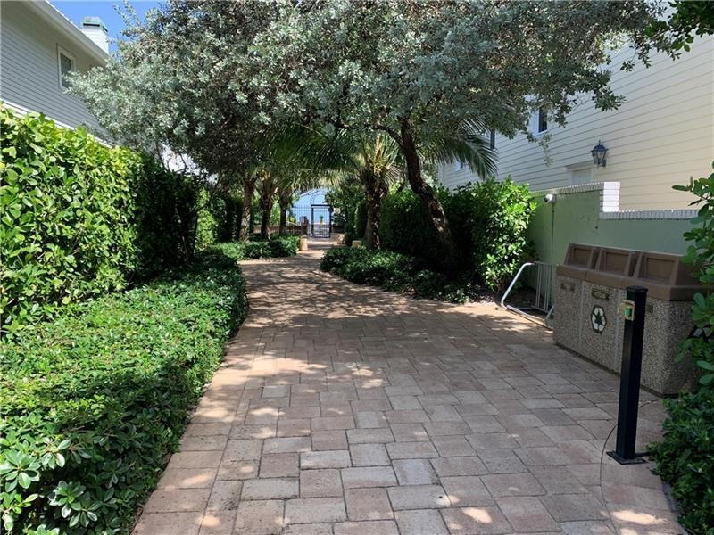 HILLSBORO SHORES SEC - Residential