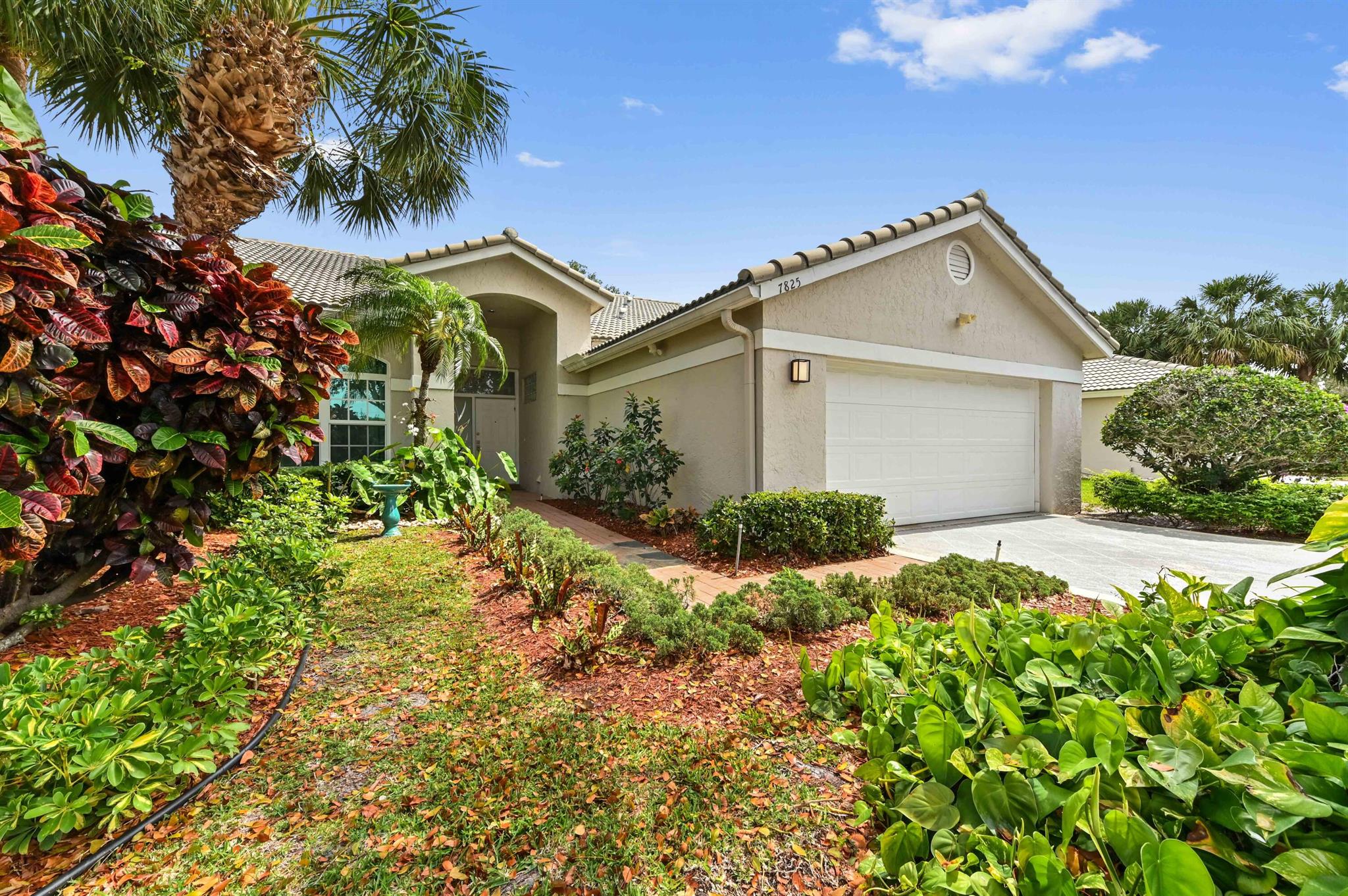 Available On Jan 5 2026 - April 4 2026. Enjoy the sunny winter months of Boynton Beach, Florida in Style! This stunning, fully renovated villa features 2 bedrooms & 2 bathrooms, and is located in the Aberdeen Lakes, a peaceful 55+ gated community. Boasting an open floor plan & plenty of natural light, this spacious villa offers comfort, style, & relaxation. The property is further enhanced by two water views one in the front and one in the back of the home.Highlights include an enclosed, air-conditioned lanai with direct access to the backyard, and lake views. The villa features a fully renovated interior with modern finishes.
