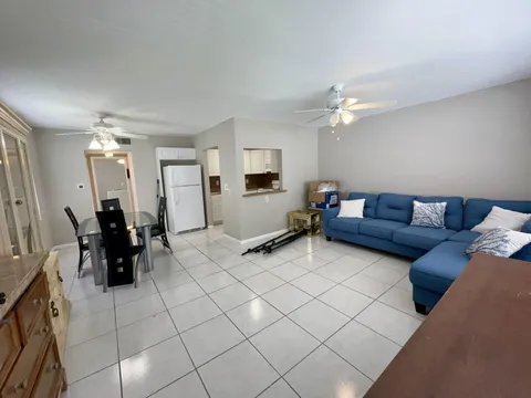 165 Coventry G, West Palm Beach, FL MLS: R11083242