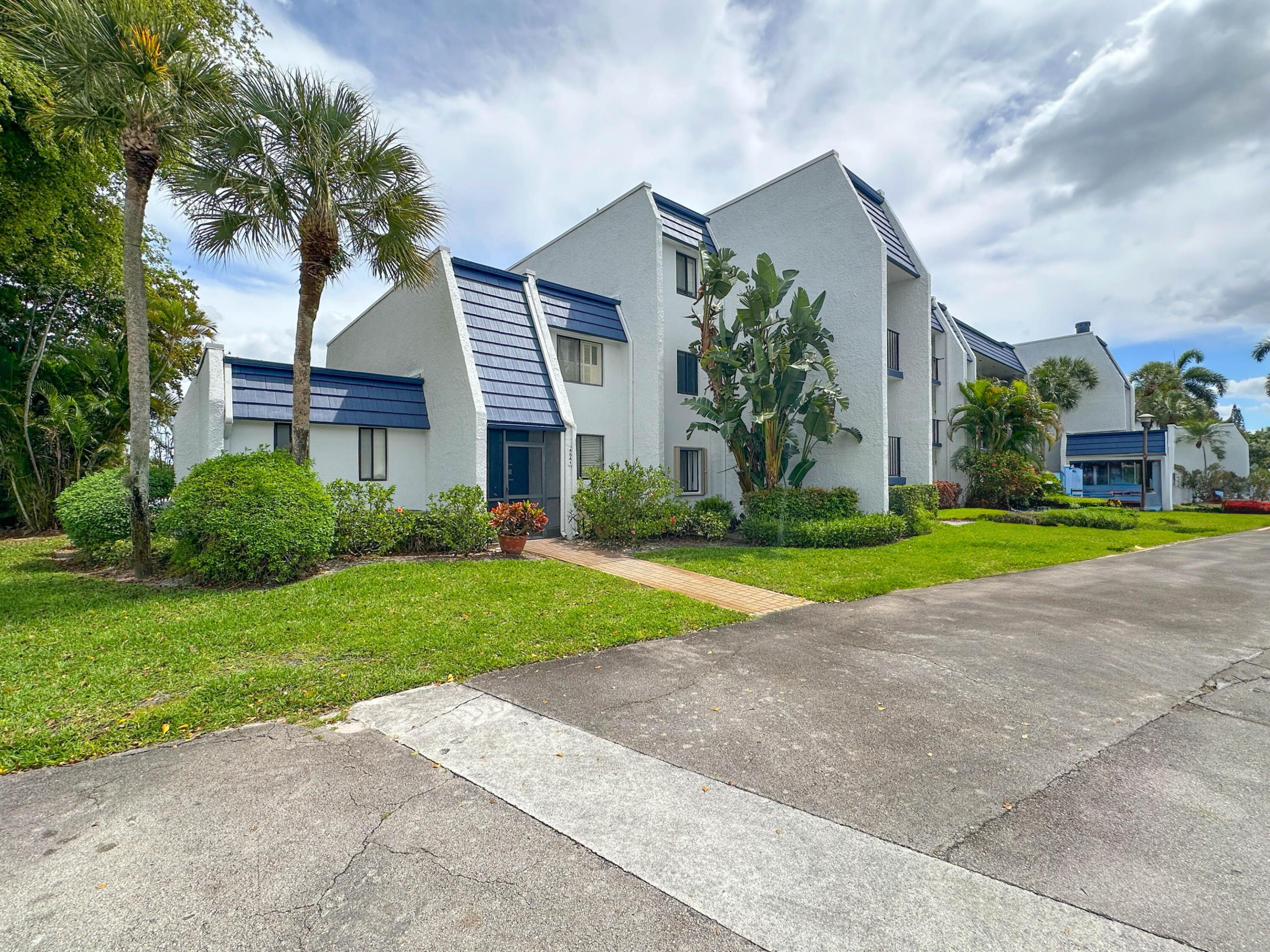 FOUNTAINS OF PALM BEACH CONDO 3 - Residential