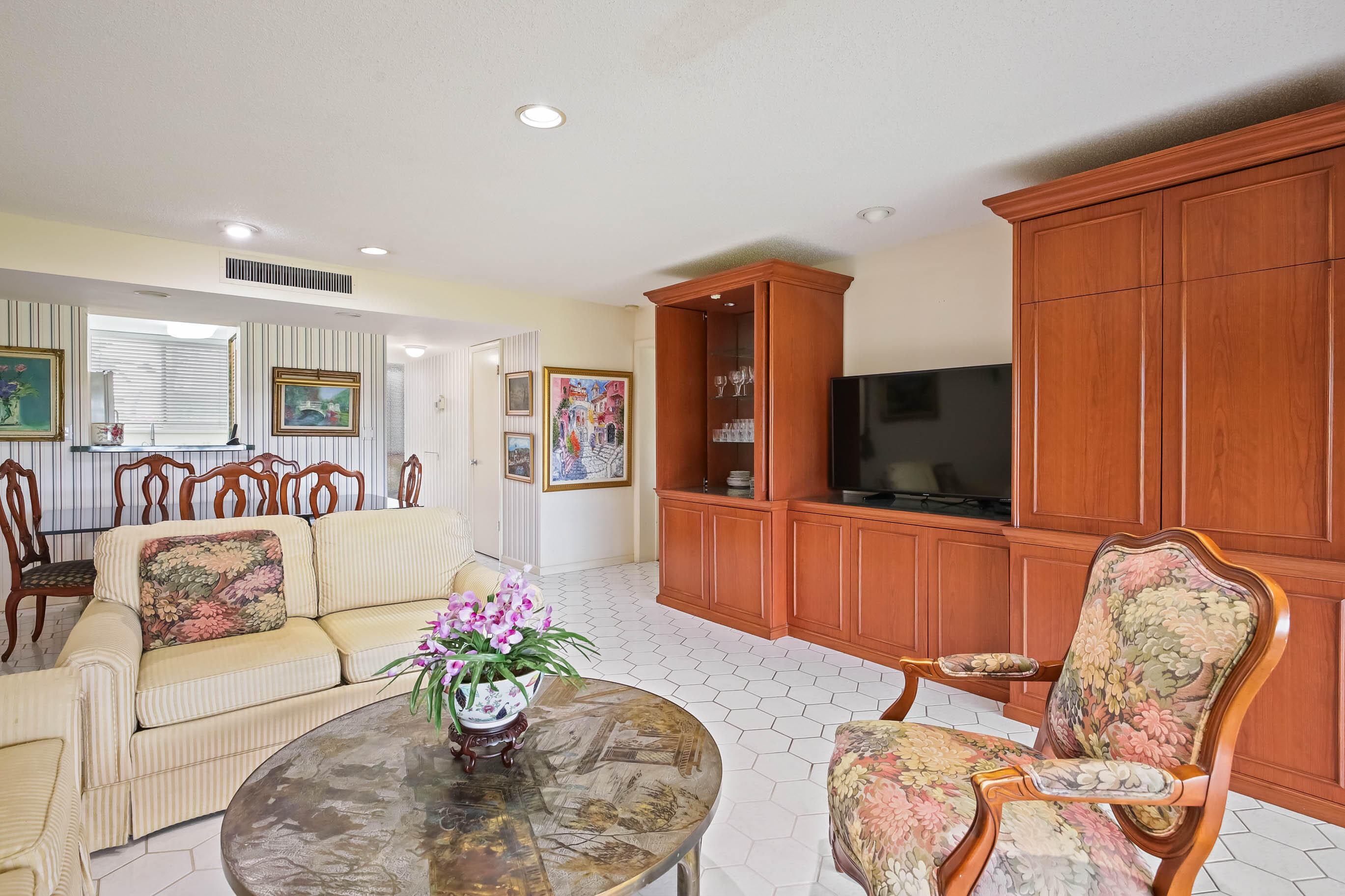 FOUNTAINS OF PALM BEACH CONDO 3 - Residential