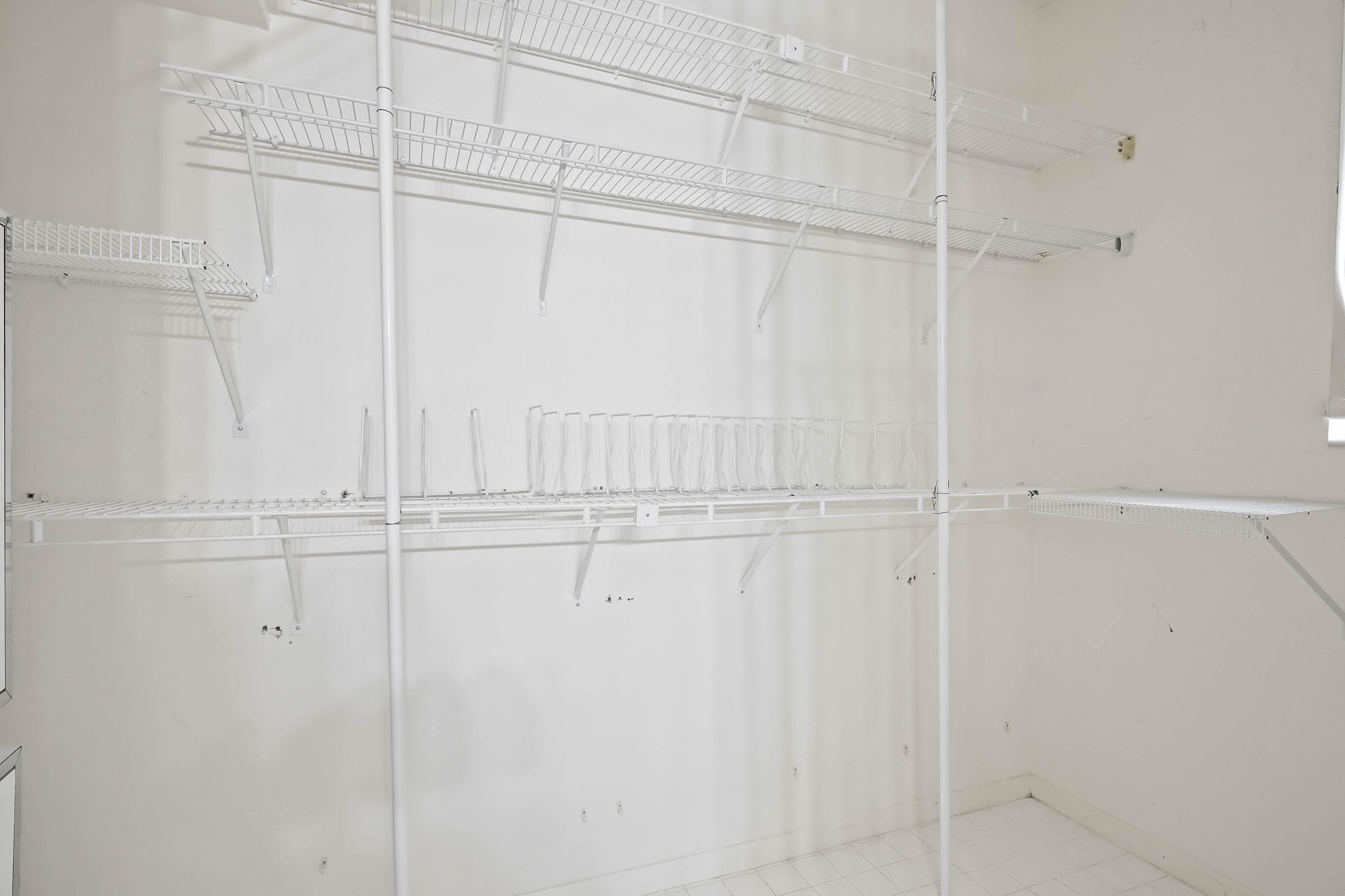 FOUNTAINS OF PALM BEACH CONDO 3 - Residential