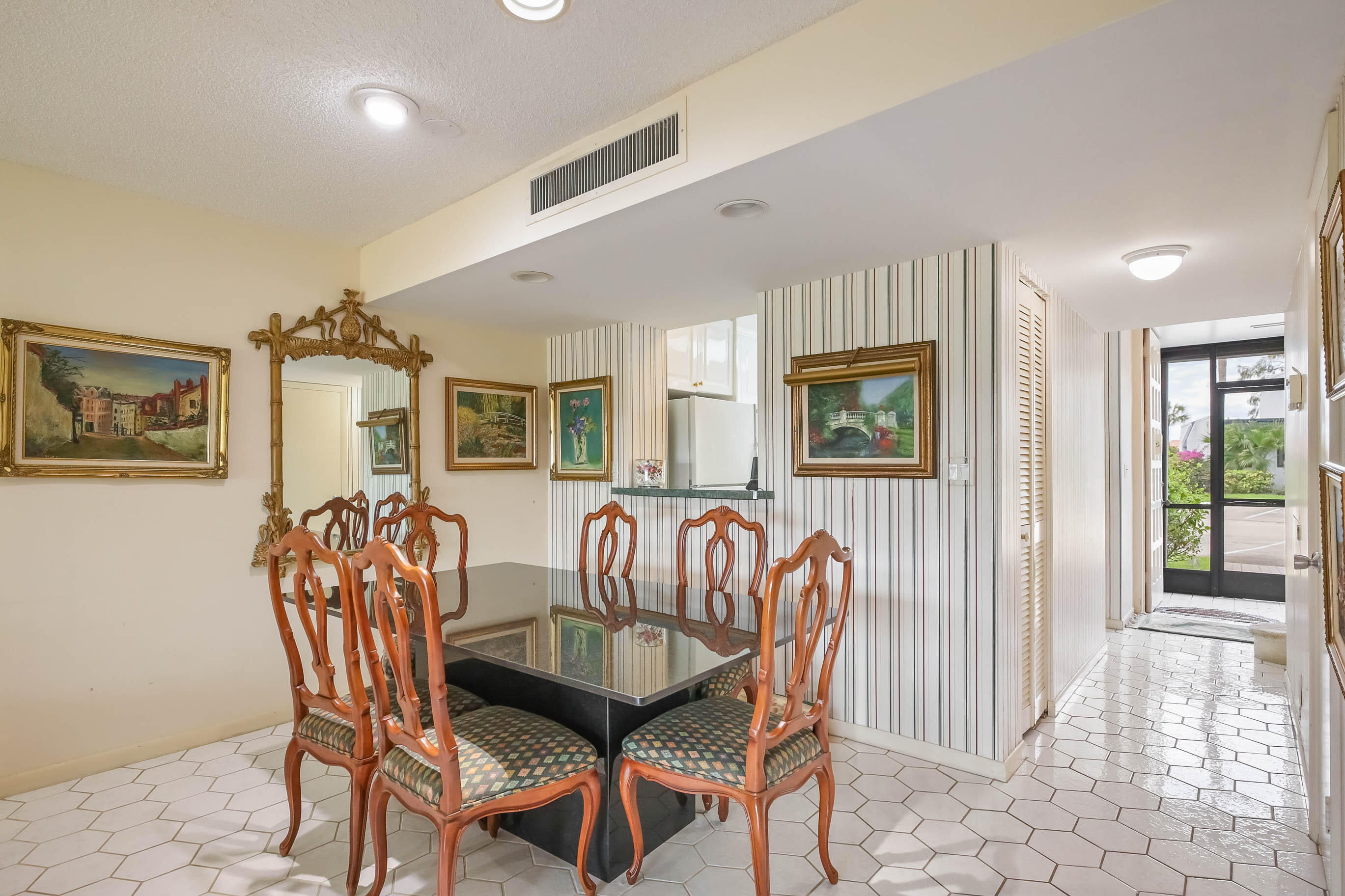 FOUNTAINS OF PALM BEACH CONDO 3 - Residential