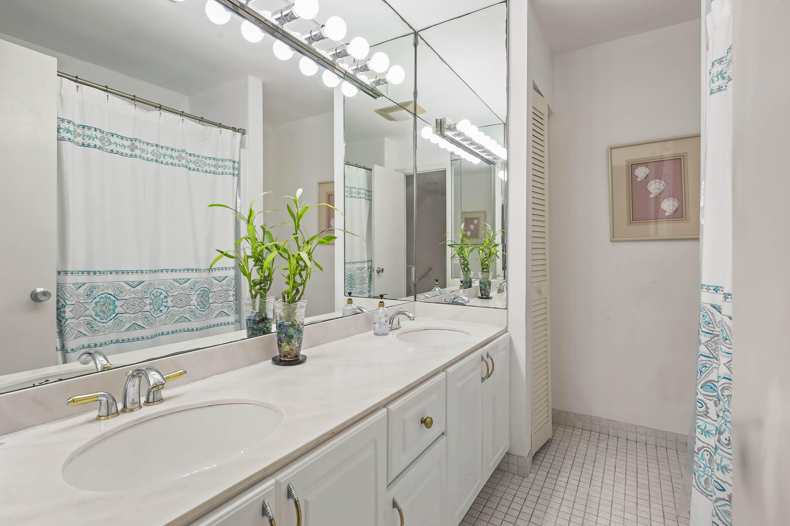 FOUNTAINS OF PALM BEACH CONDO 3 - Residential