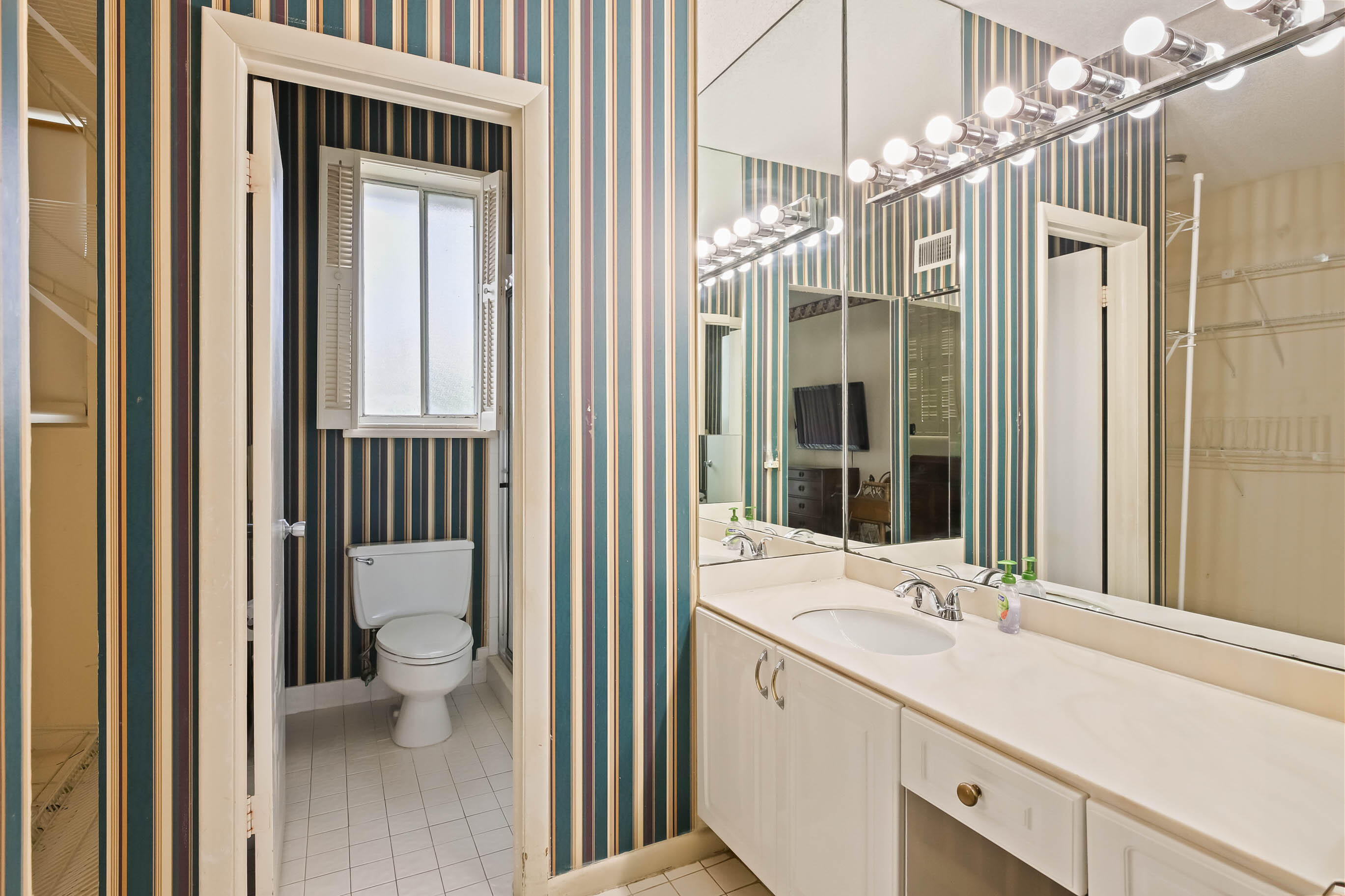 FOUNTAINS OF PALM BEACH CONDO 3 - Residential