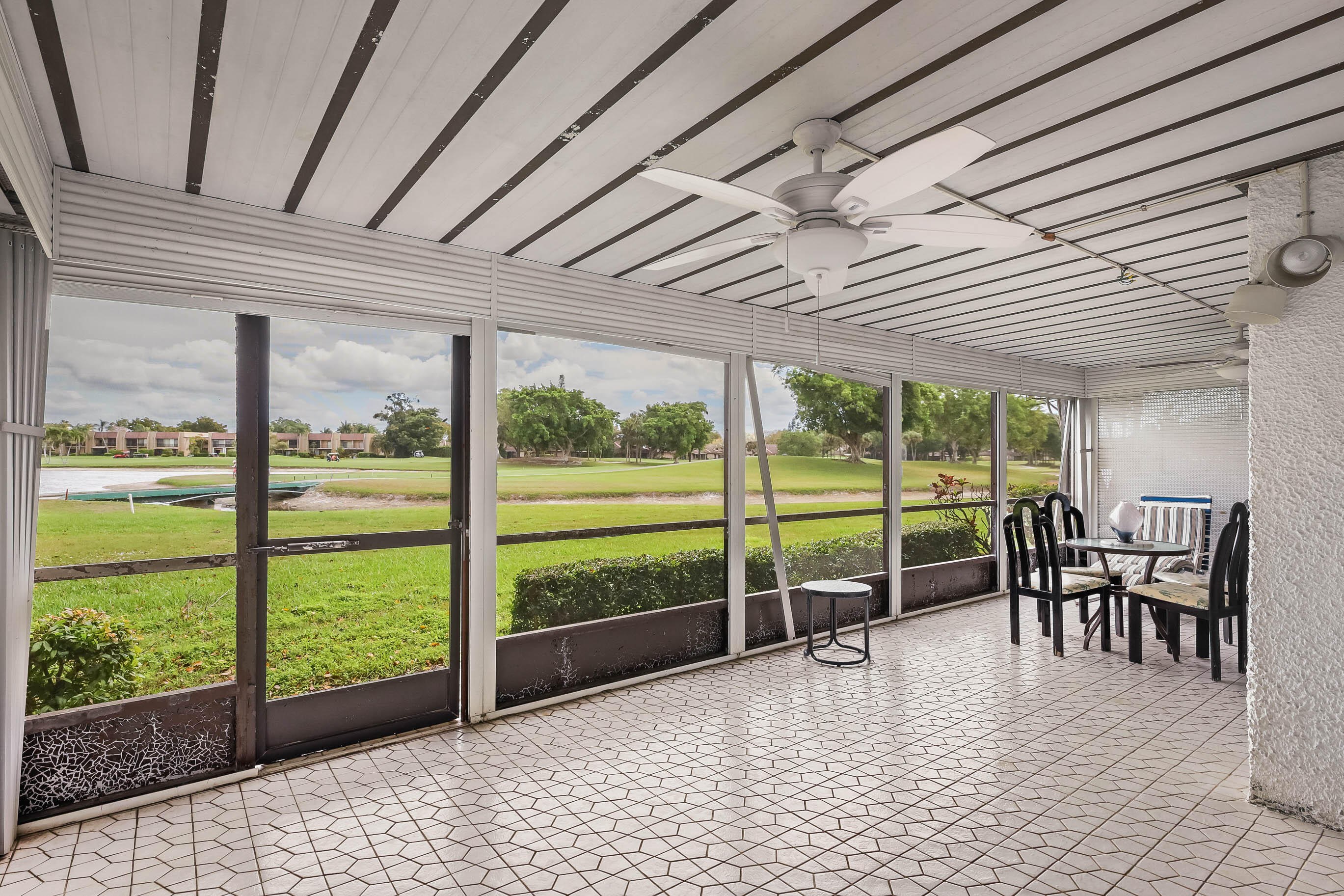 FOUNTAINS OF PALM BEACH CONDO 3 - Residential