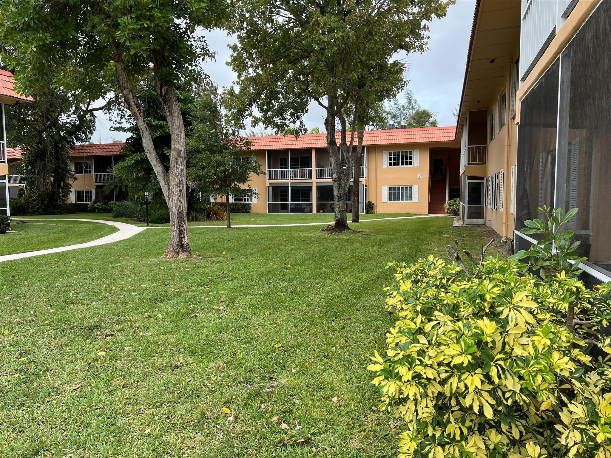 351 NE 19th Pl 109K