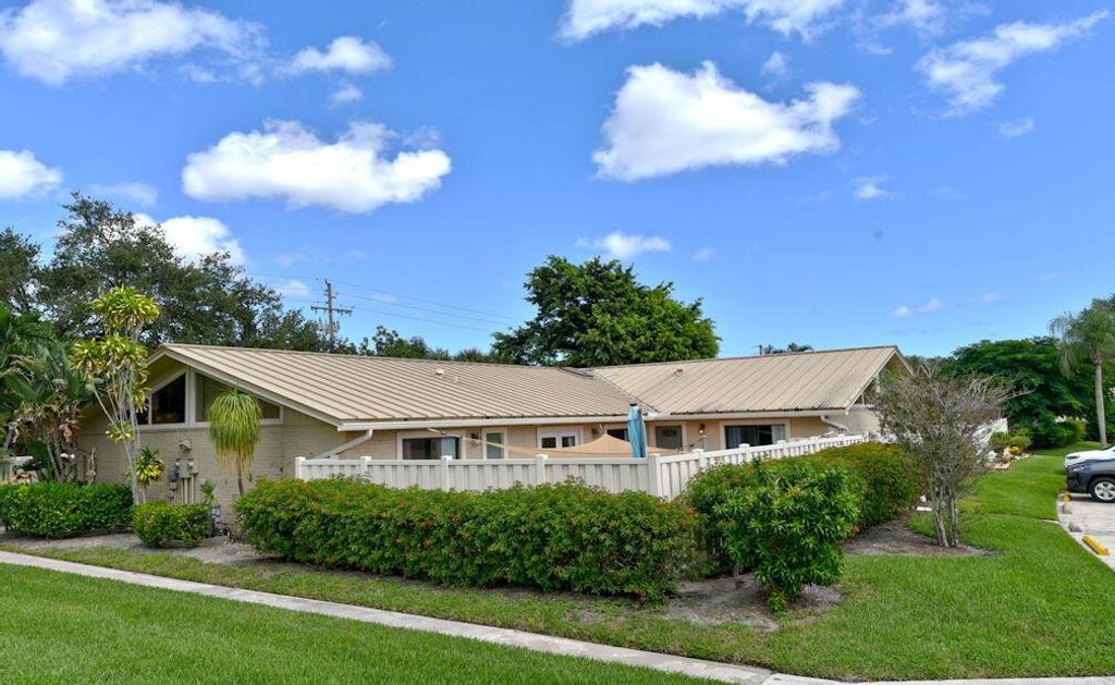 Photo of 5989 Golden Eagle Circle, Palm Beach Gardens, FL 33418 (MLS # R10752436)