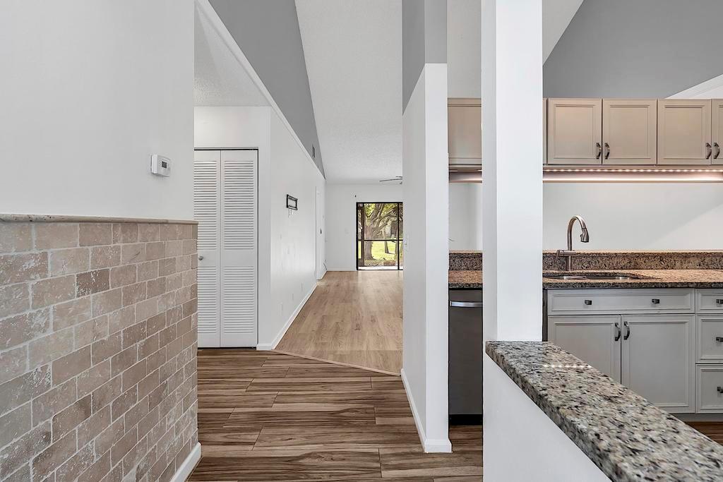 416 Buttonwood Place