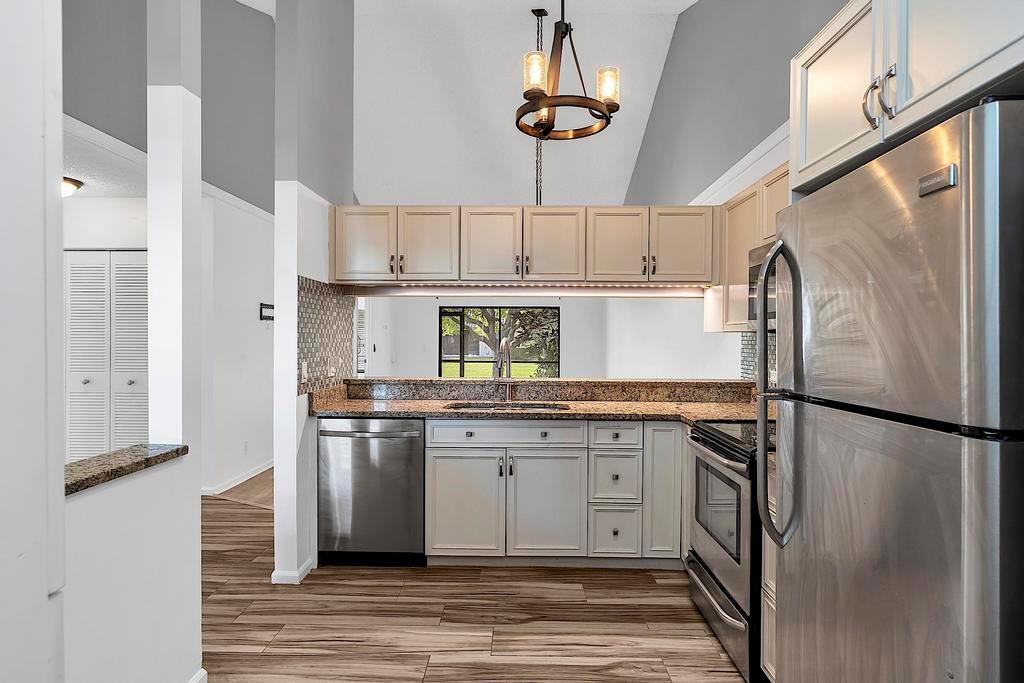 416 Buttonwood Place