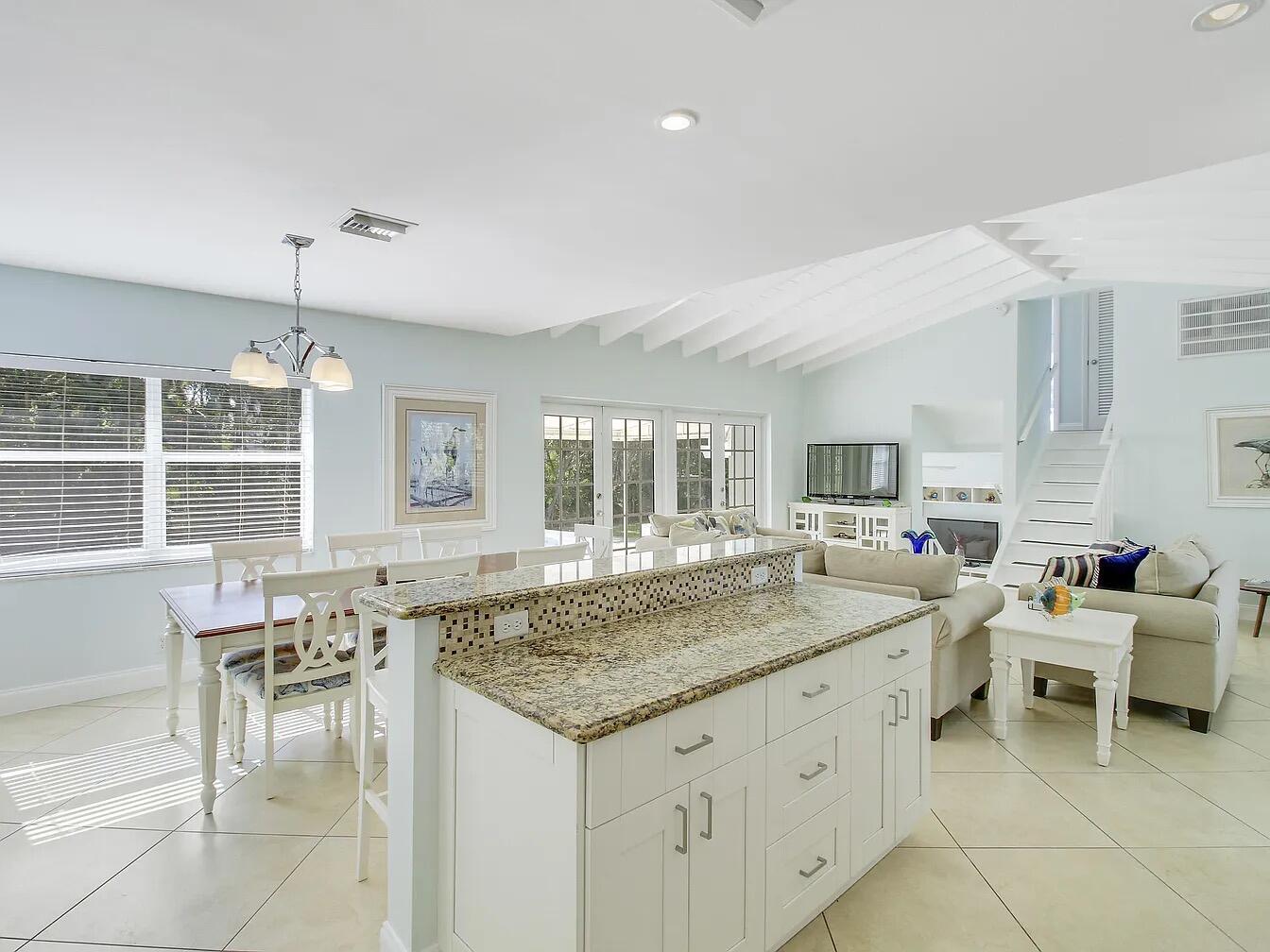 YACHT HARBOR MANOR - Residential Lease