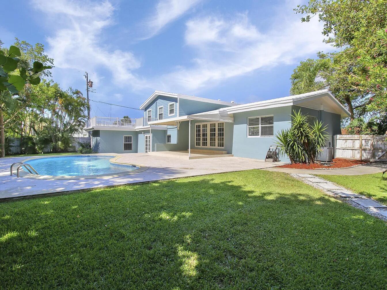 YACHT HARBOR MANOR - Residential Lease