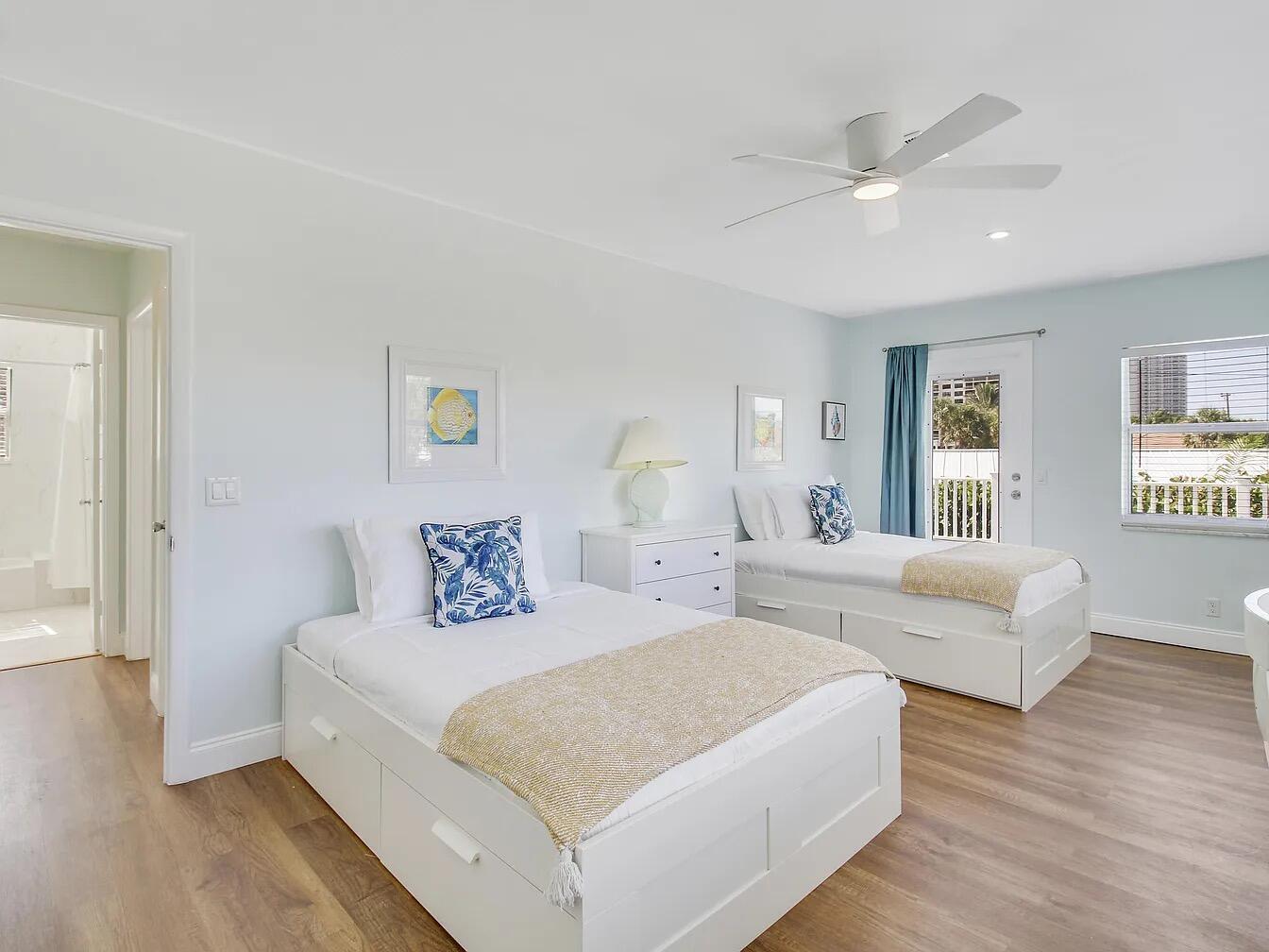 YACHT HARBOR MANOR - Residential Lease