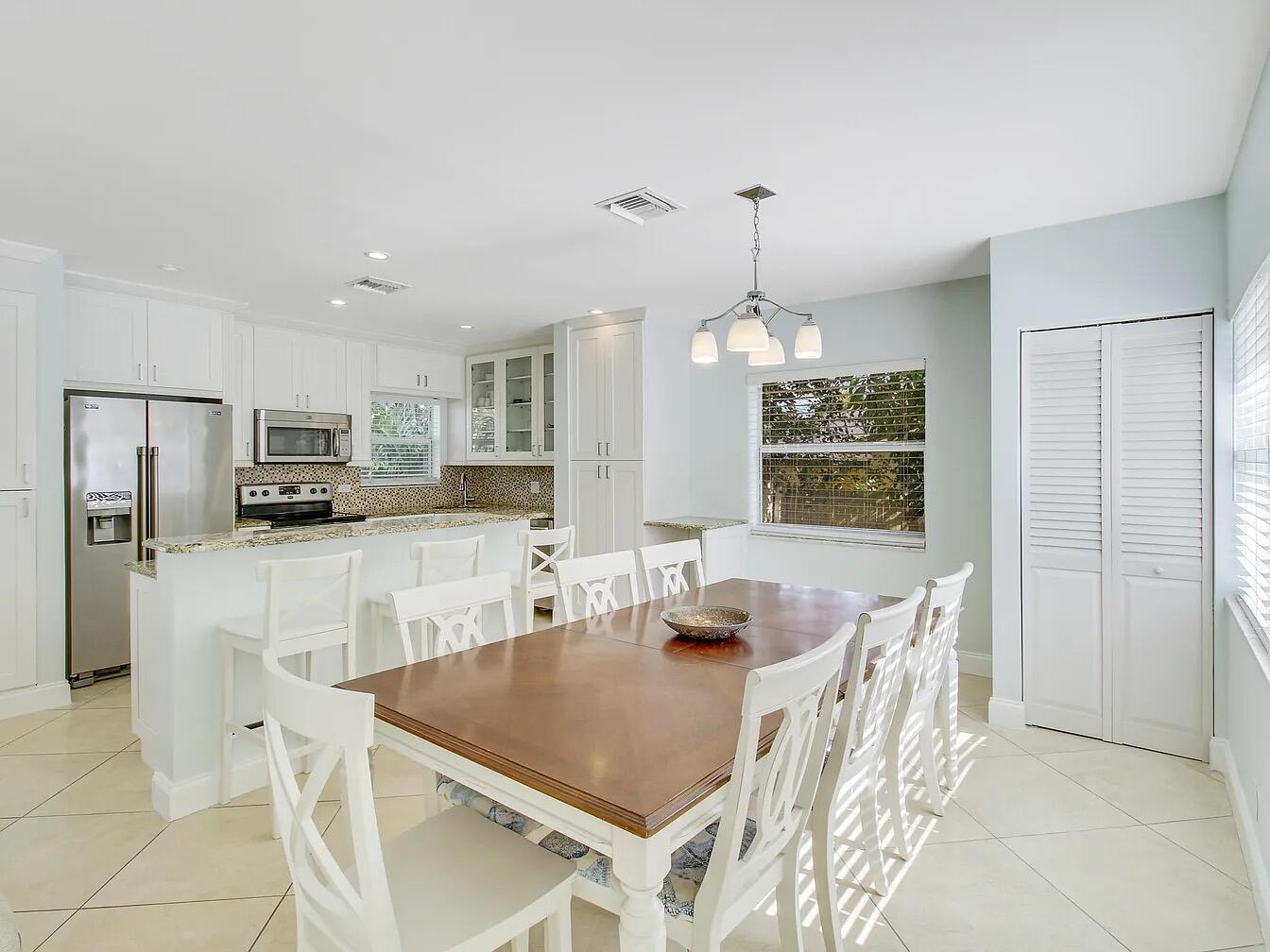 YACHT HARBOR MANOR - Residential Lease