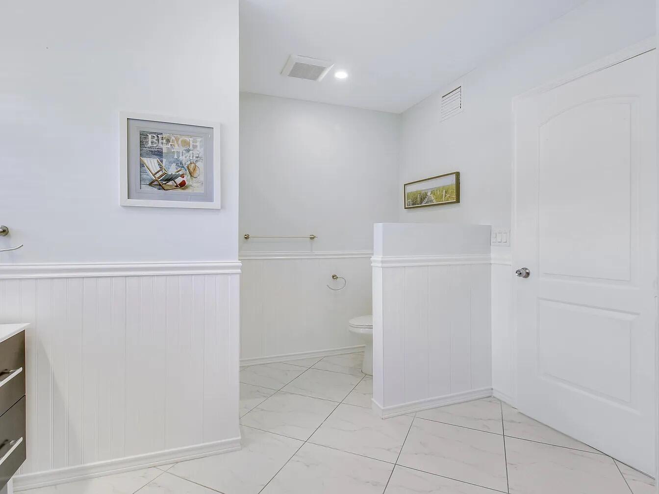 YACHT HARBOR MANOR - Residential Lease