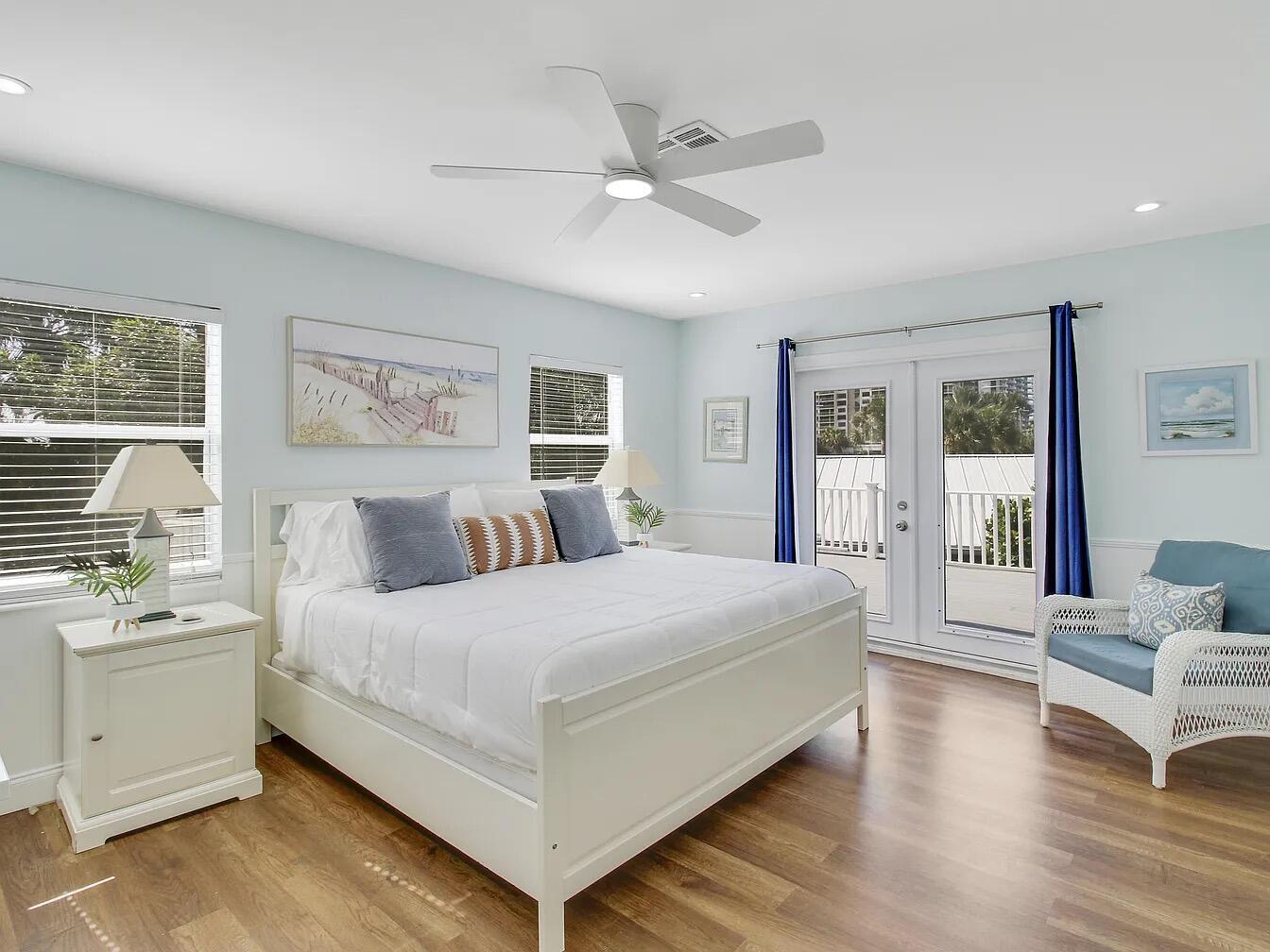 YACHT HARBOR MANOR - Residential Lease