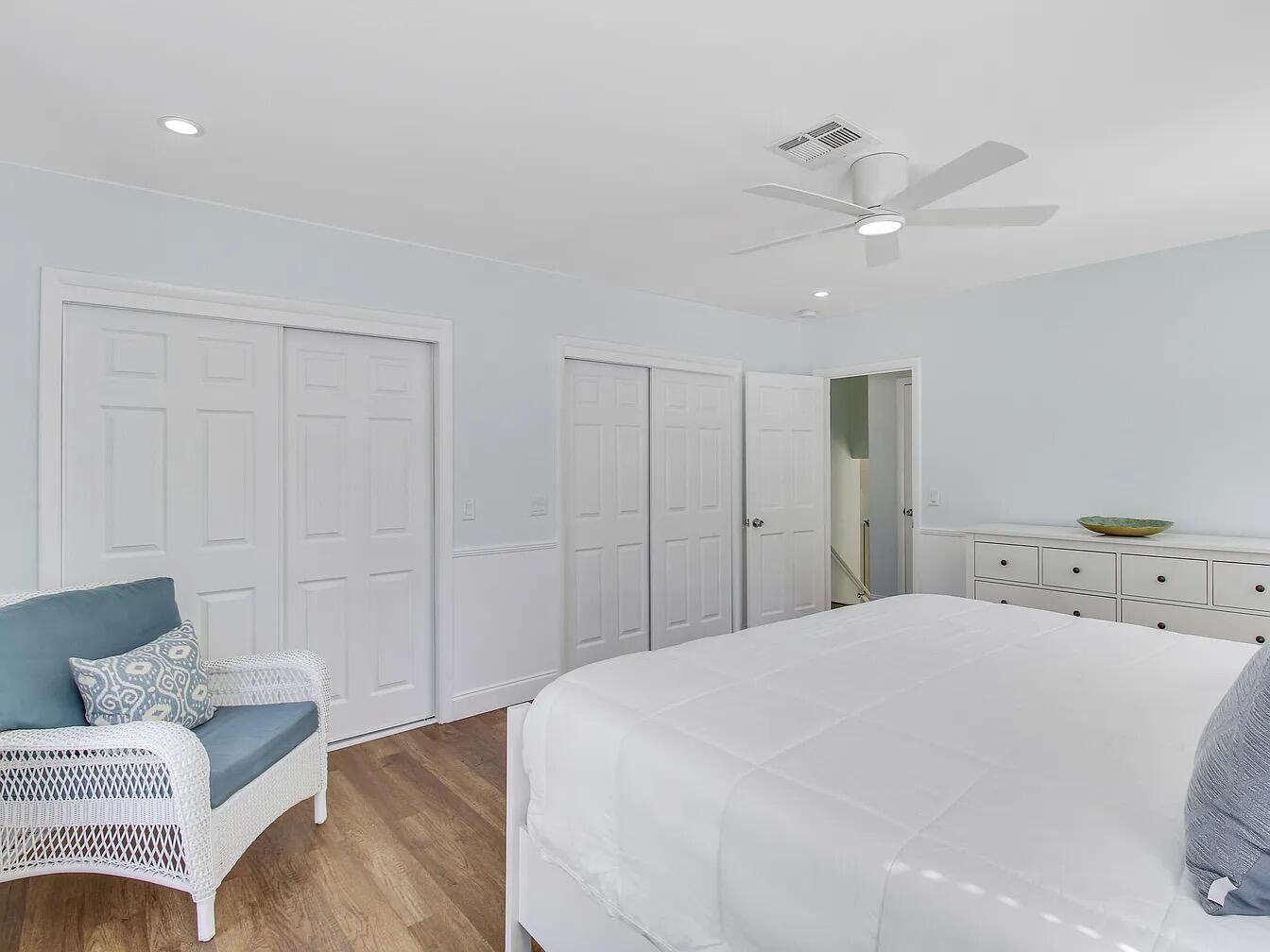 YACHT HARBOR MANOR - Residential Lease