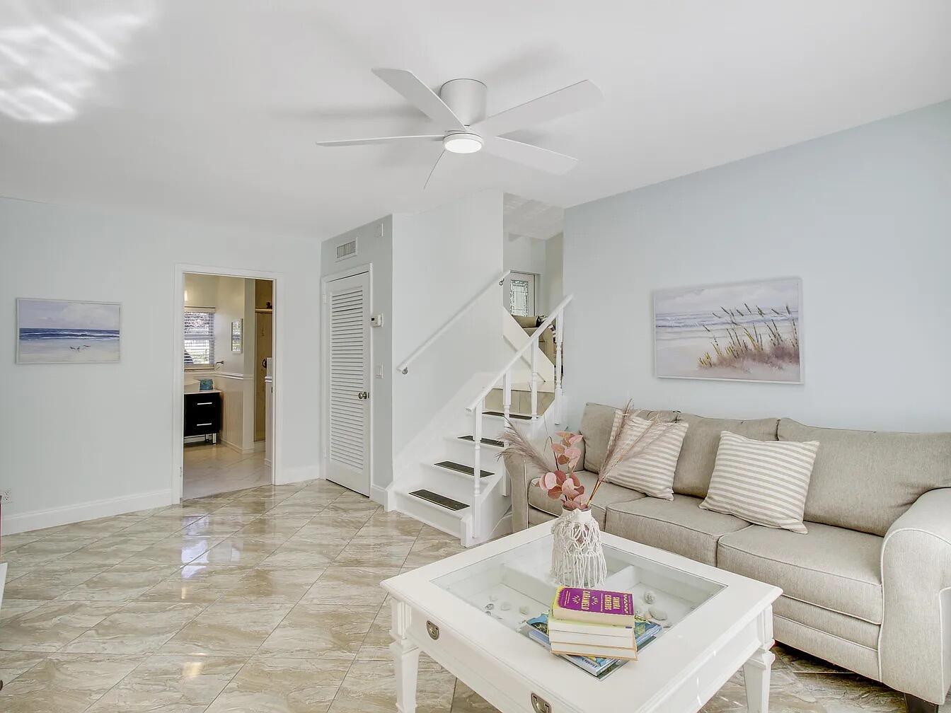 YACHT HARBOR MANOR - Residential Lease