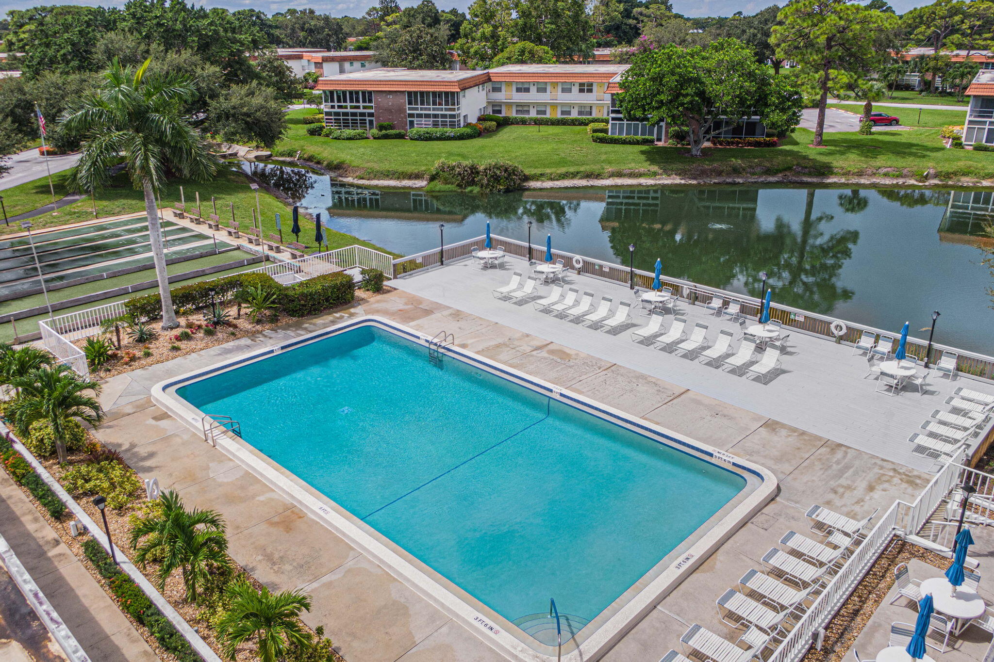 VISTA DEL LAGO CONDO - Residential