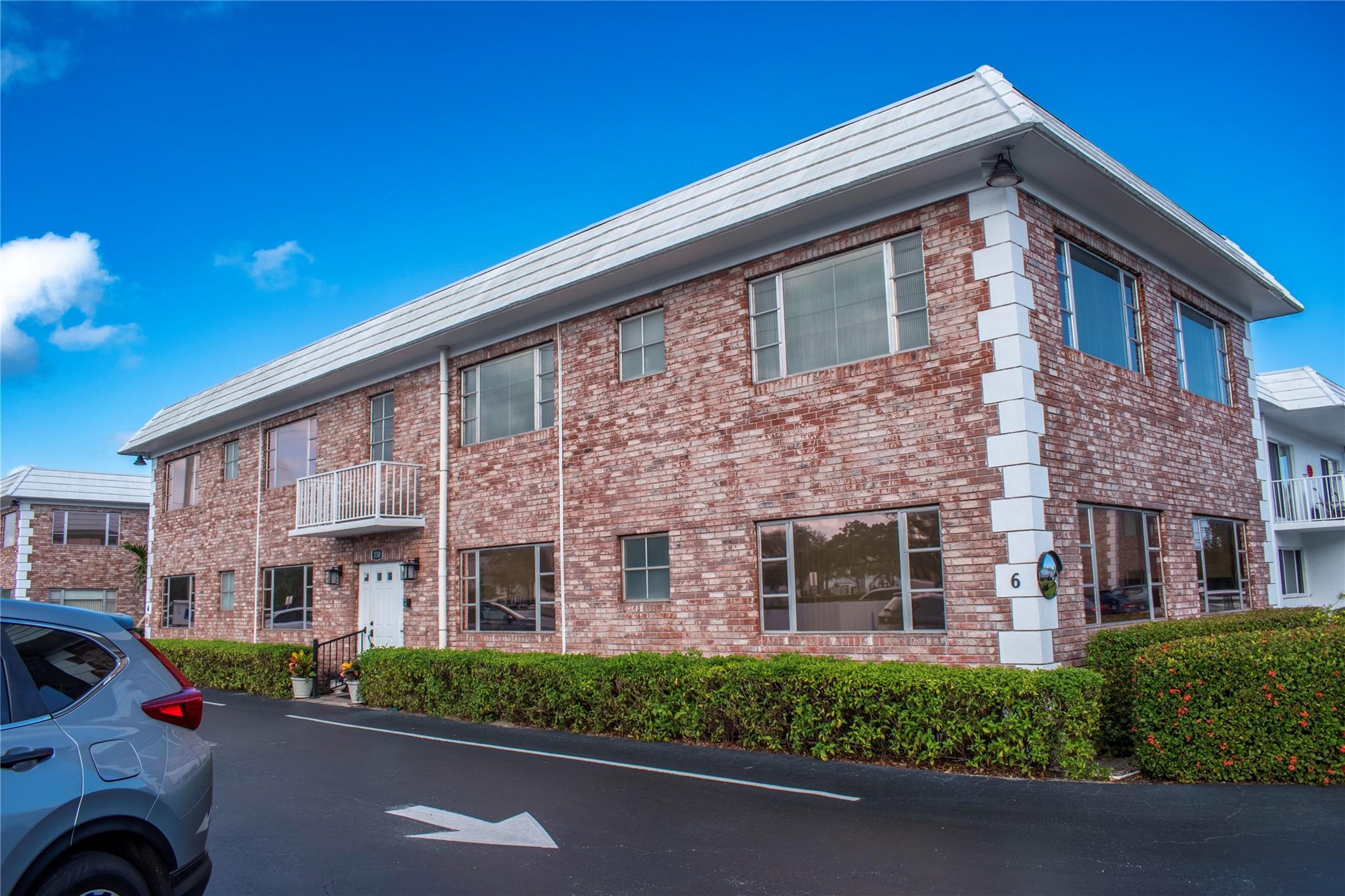 330 S Cypress Rd 628