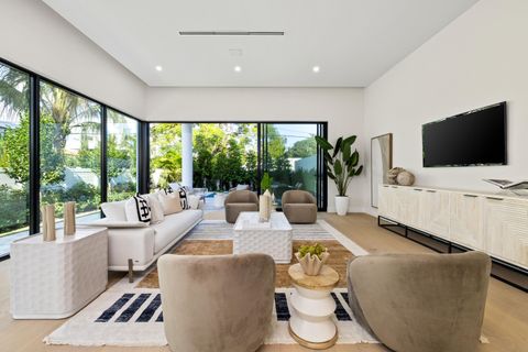 723 Lake Avenue N Delray Beach FL 33483